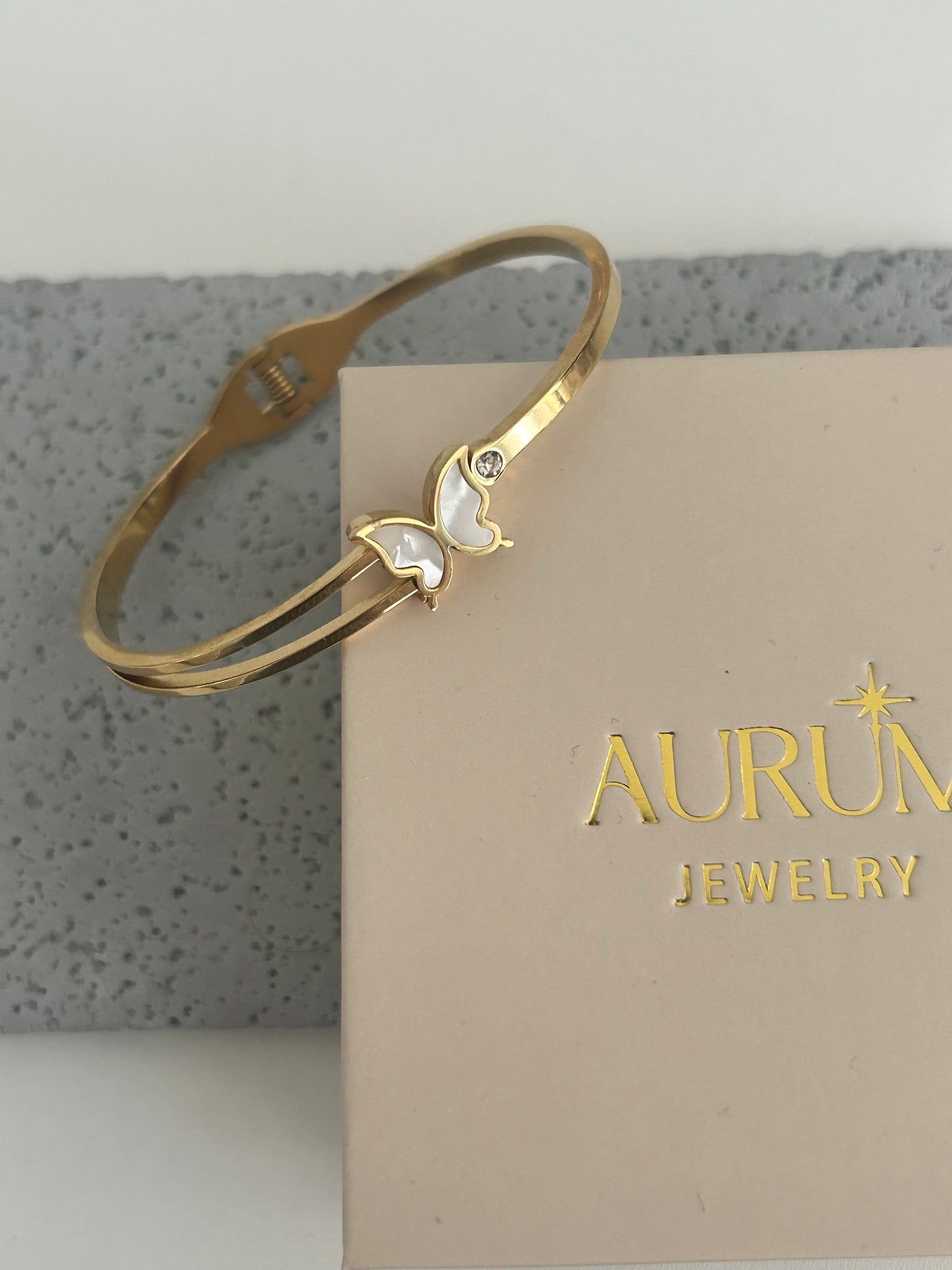 Azura bangle • Butterly bangle