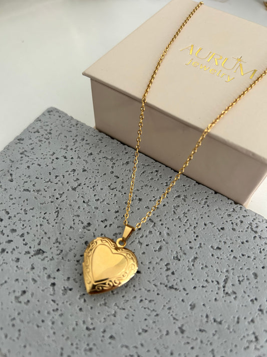 Rebecca necklace • Heart custom picture necklace