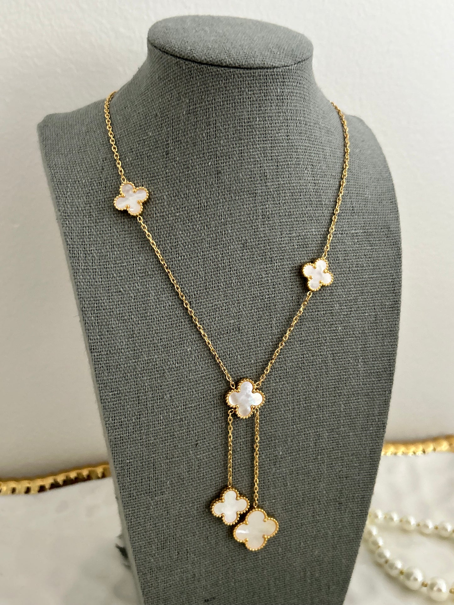 Kiran necklace • Lariat clover necklace