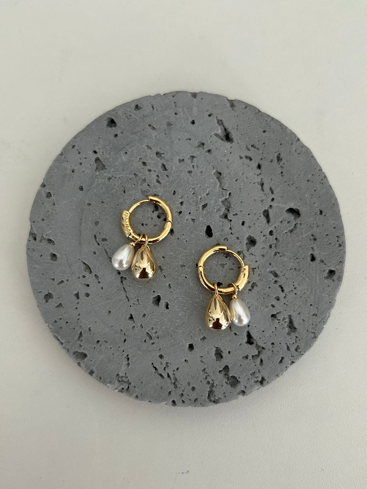 Saya Hoop Earrings • Pearly dainty hoops