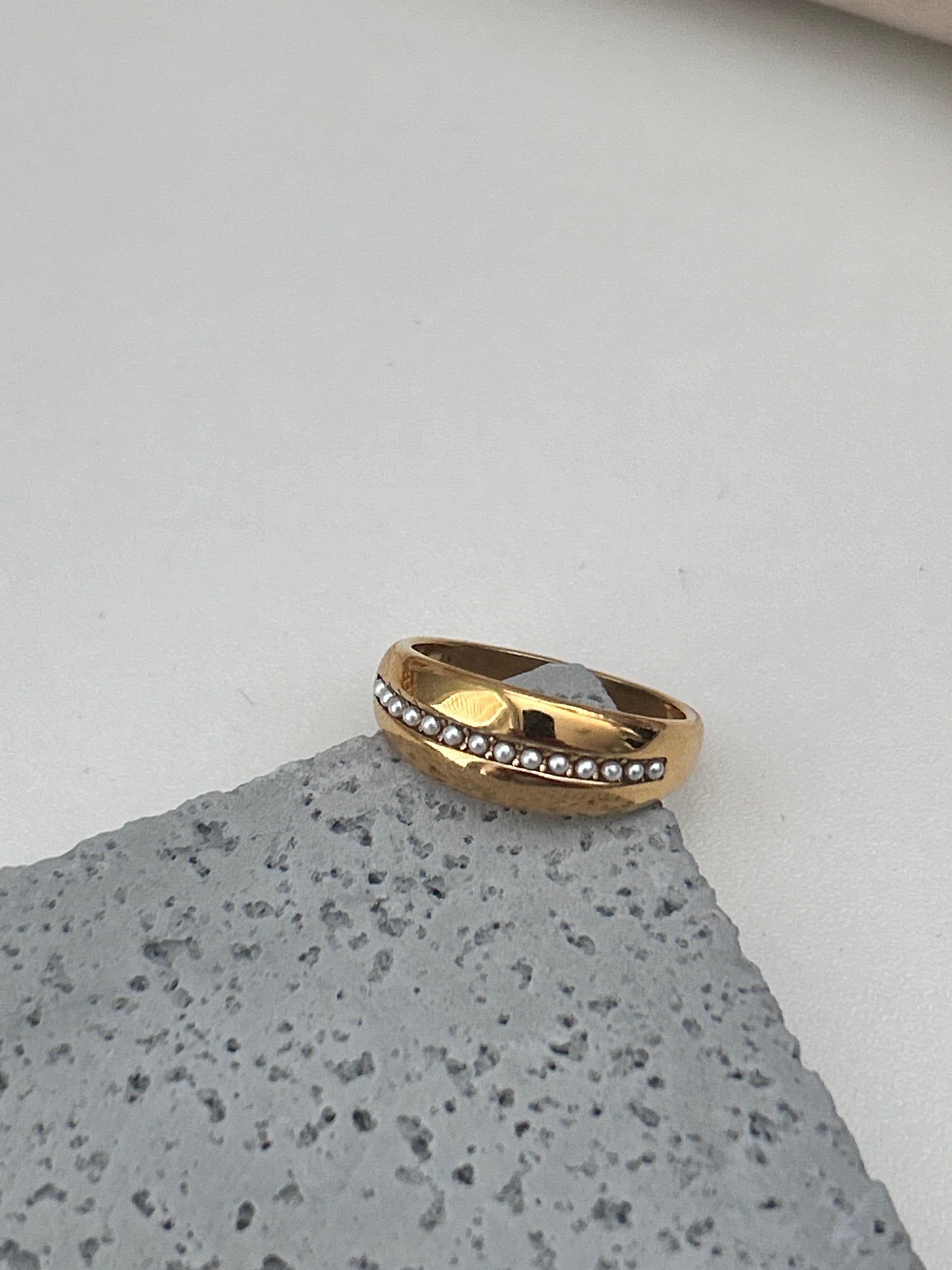 Luna Ring • Pearl gold ring