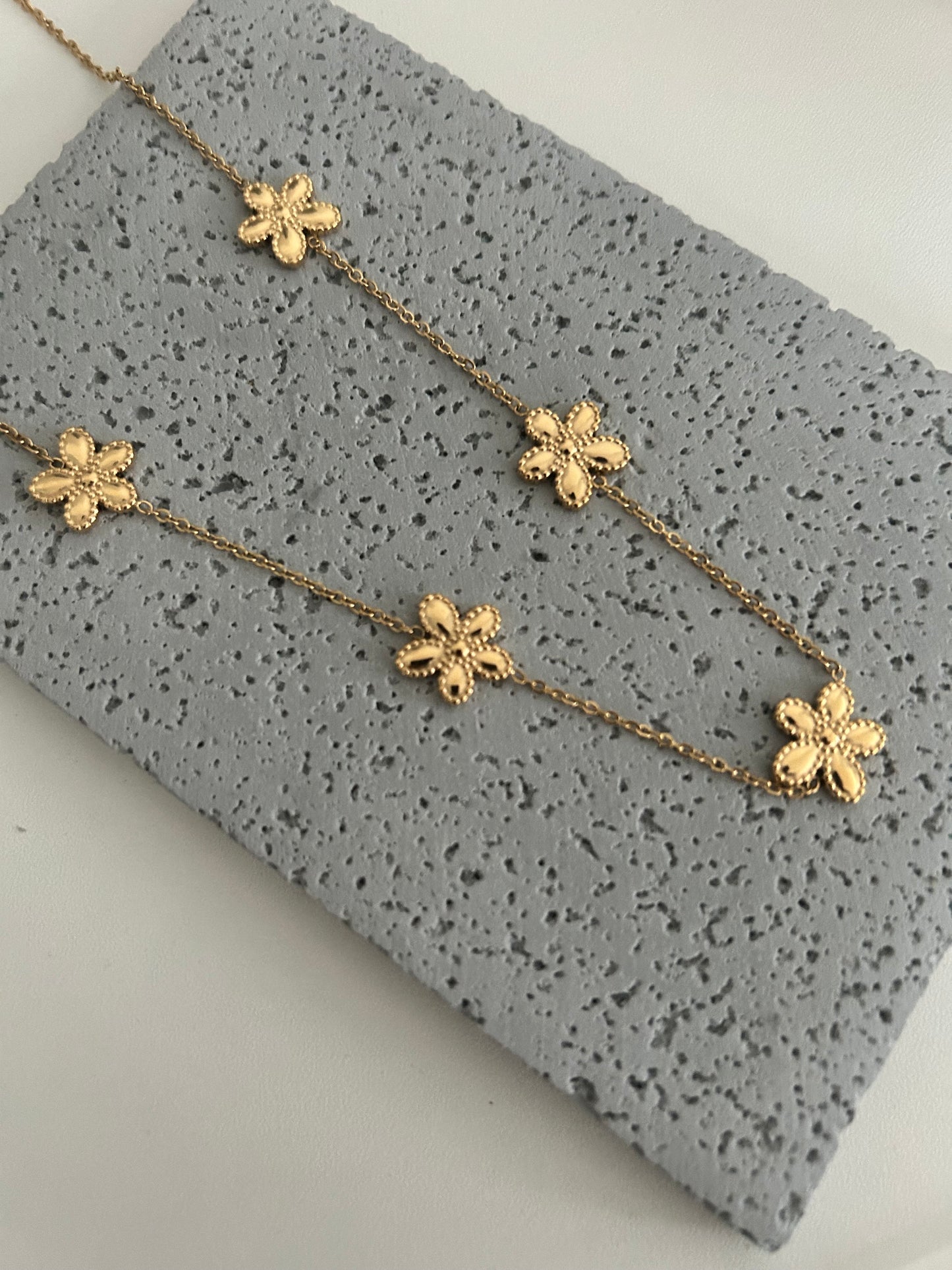 Eshmaal necklace • Floral tarnish-free necklace