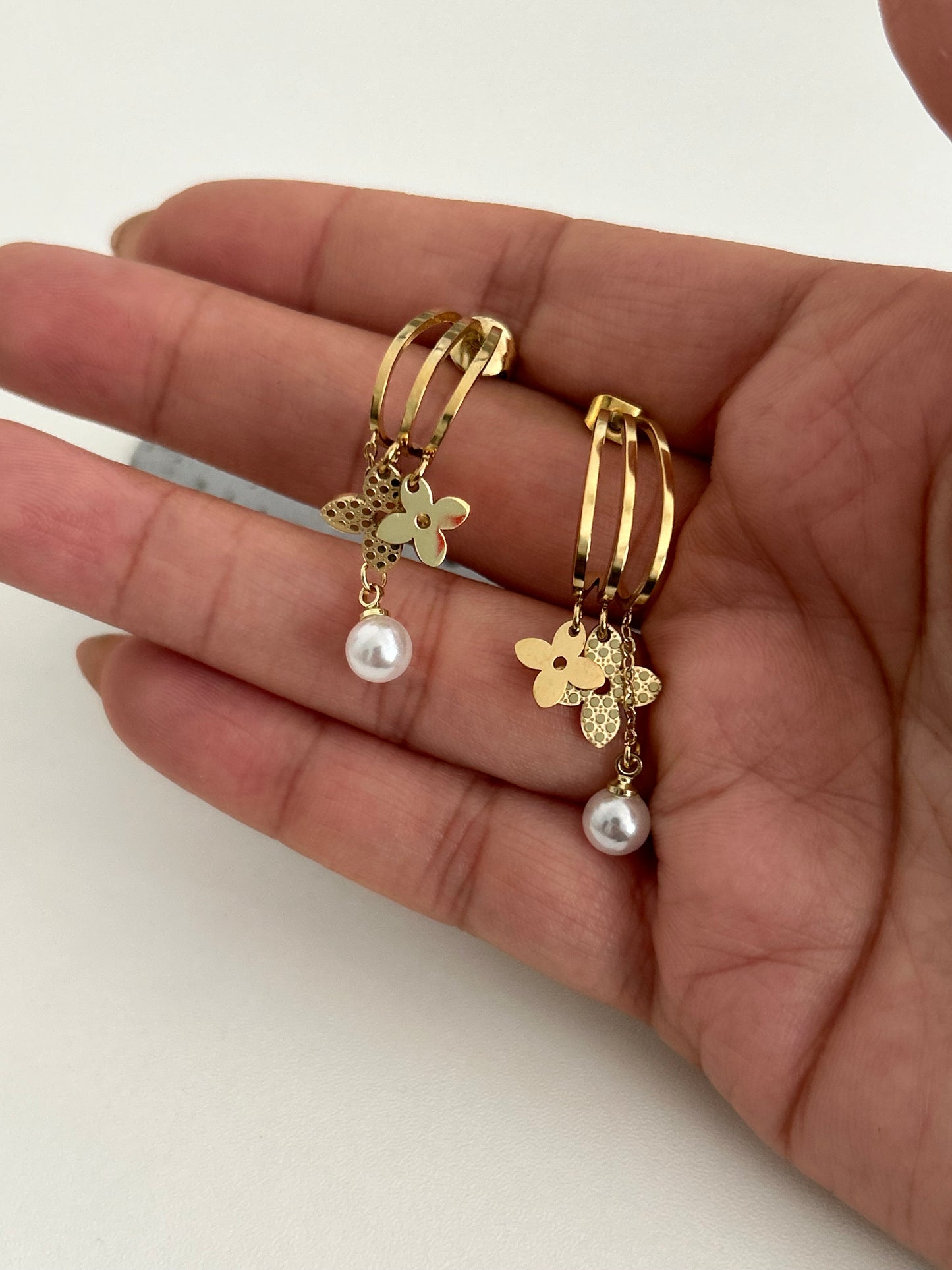 Kailani earrings • Flower drop earrings