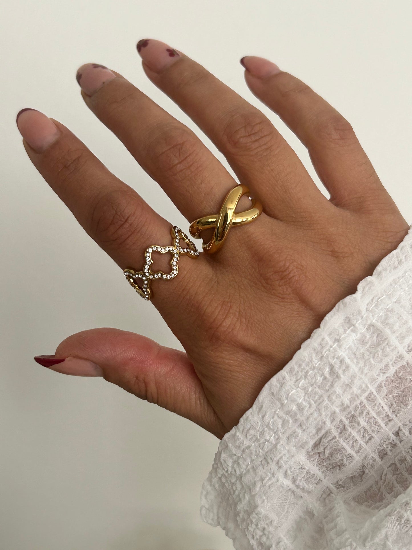 Manal ring - Adjustable Gold Sparkle Clover Ring