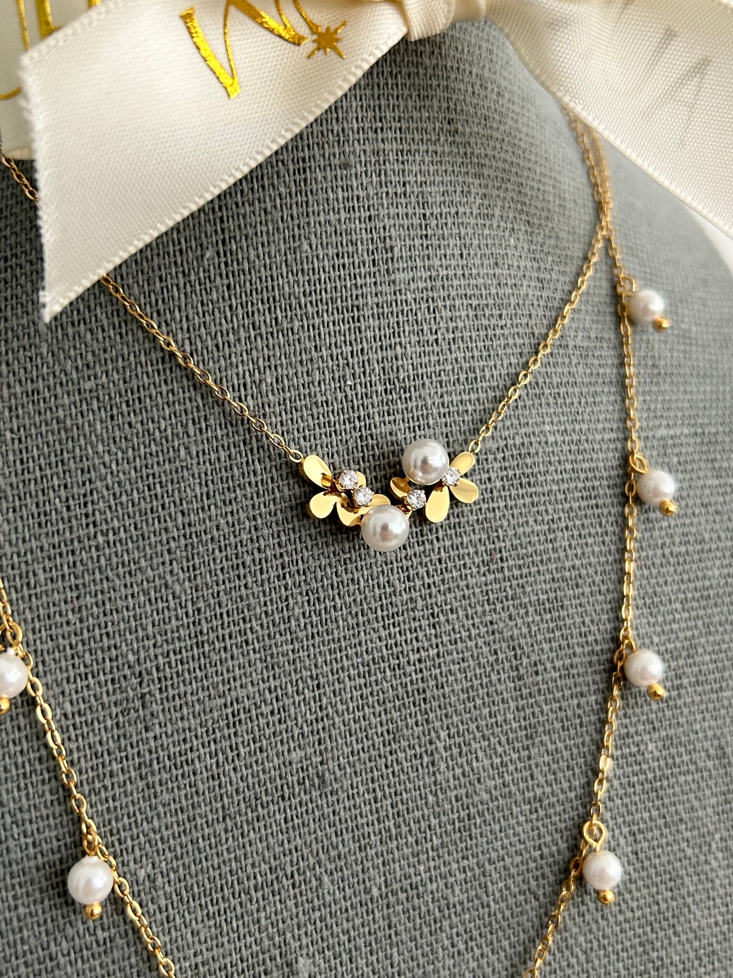 Lily Necklace • Little Flowers Pearly Necklace