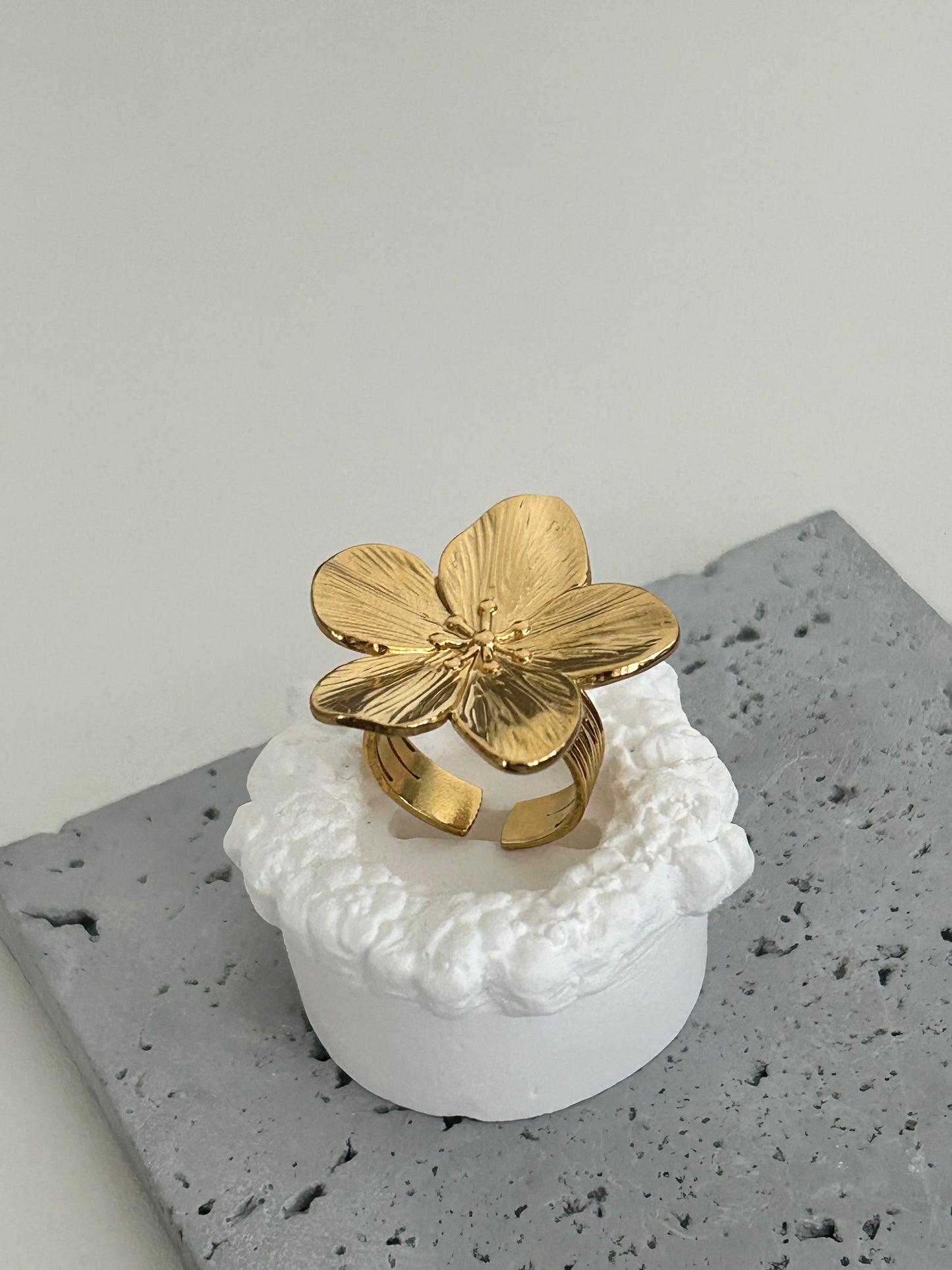 Camelia Chunky Adjustable Big Flower Ring