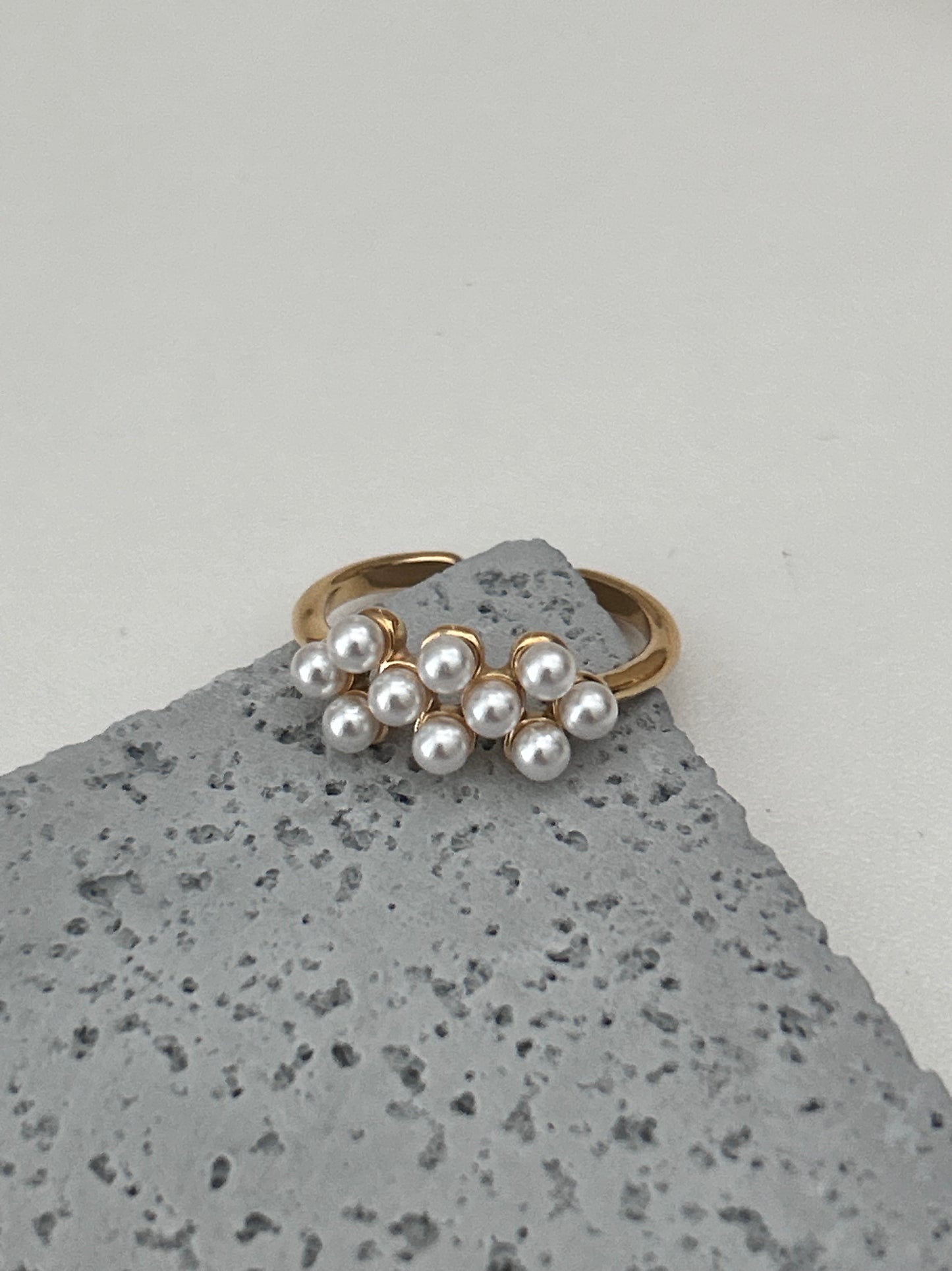 Emma Ring • Pearl gold adjustable ring