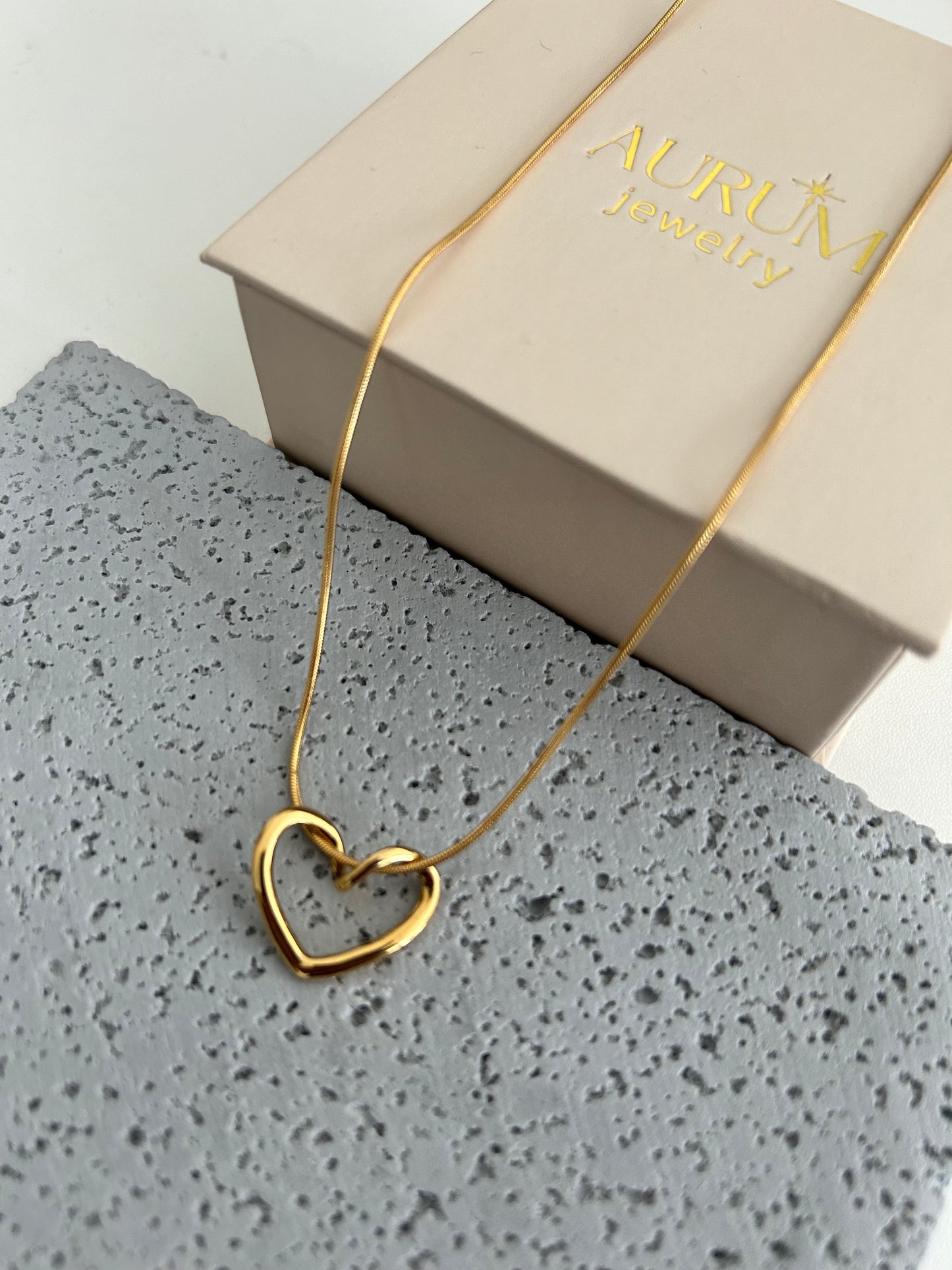 Sama Necklace • Heart necklace