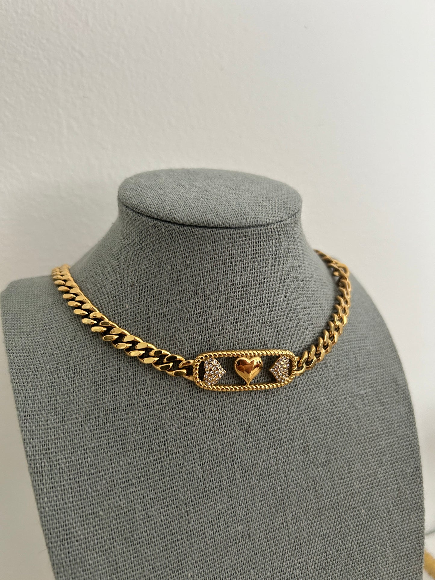 Nudrat Necklace - Cuban link style heart necklace