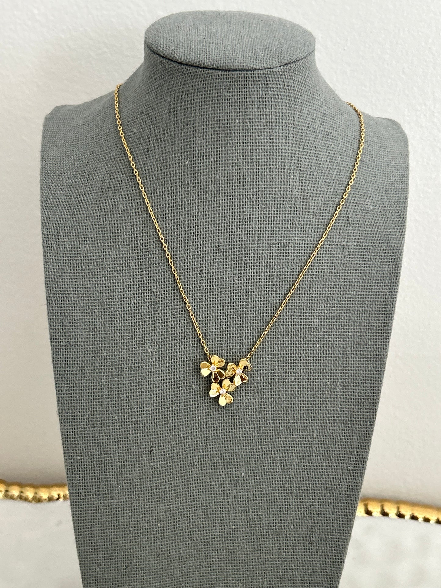 Ines necklace • Three Clovers Necklace