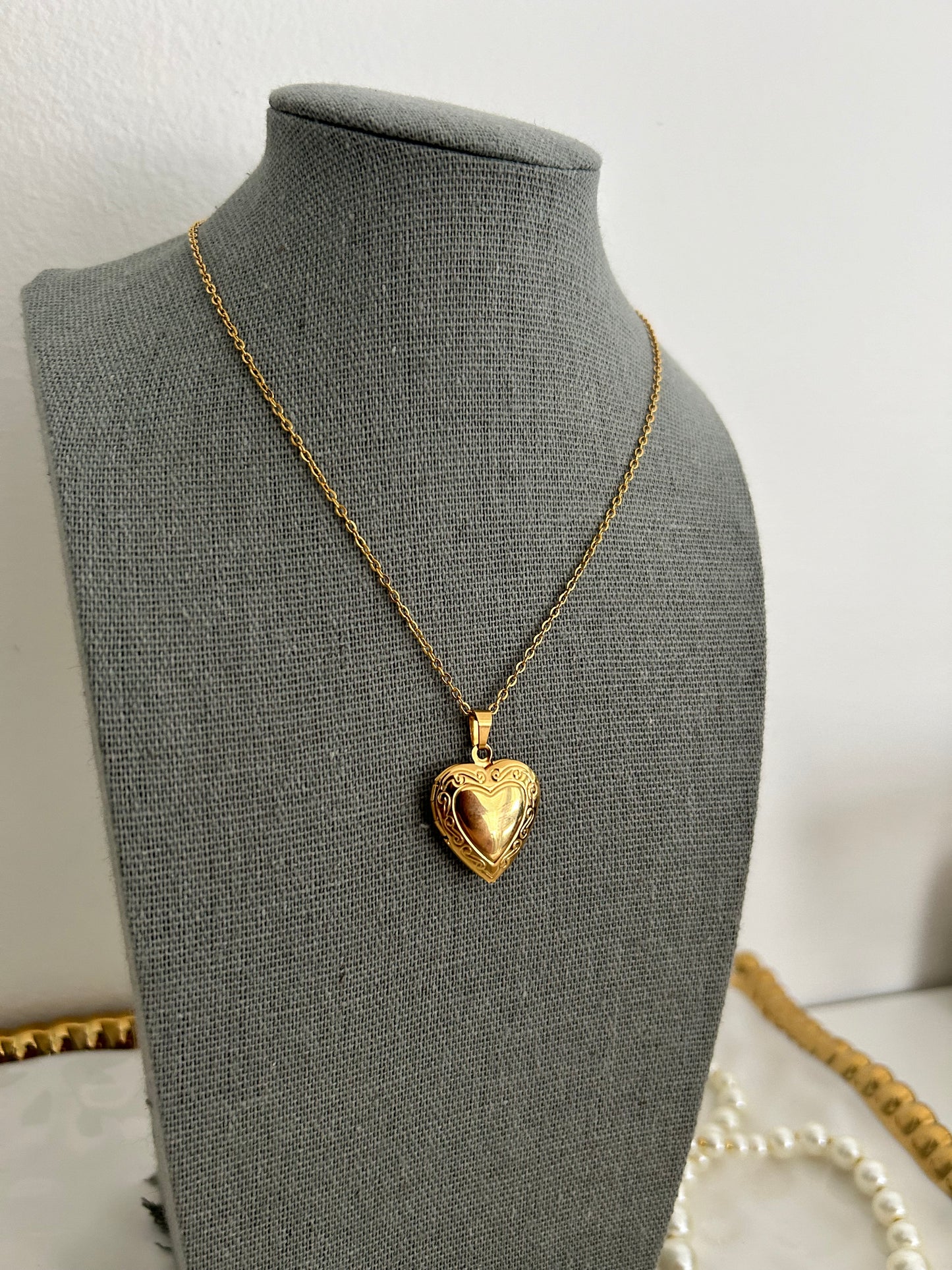 Rebecca necklace • Heart custom picture necklace