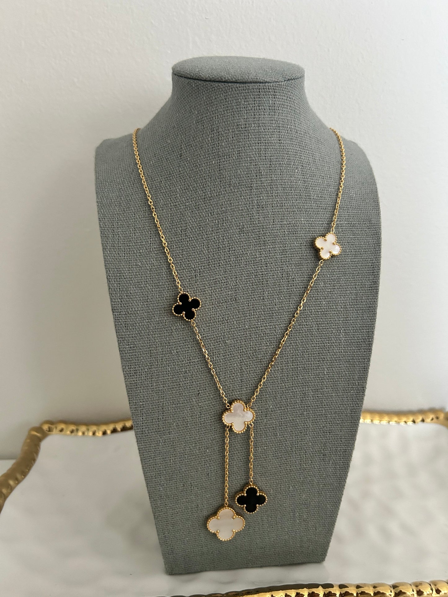 Kiran necklace • Lariat clover necklace