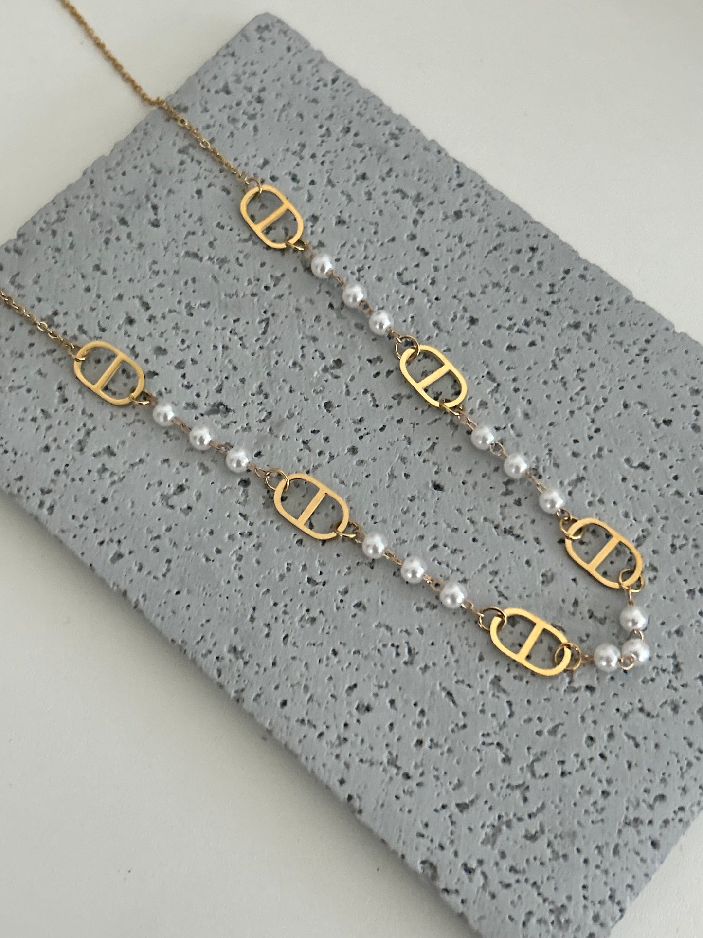 Daniela necklace • Pearly tarnish-free necklace