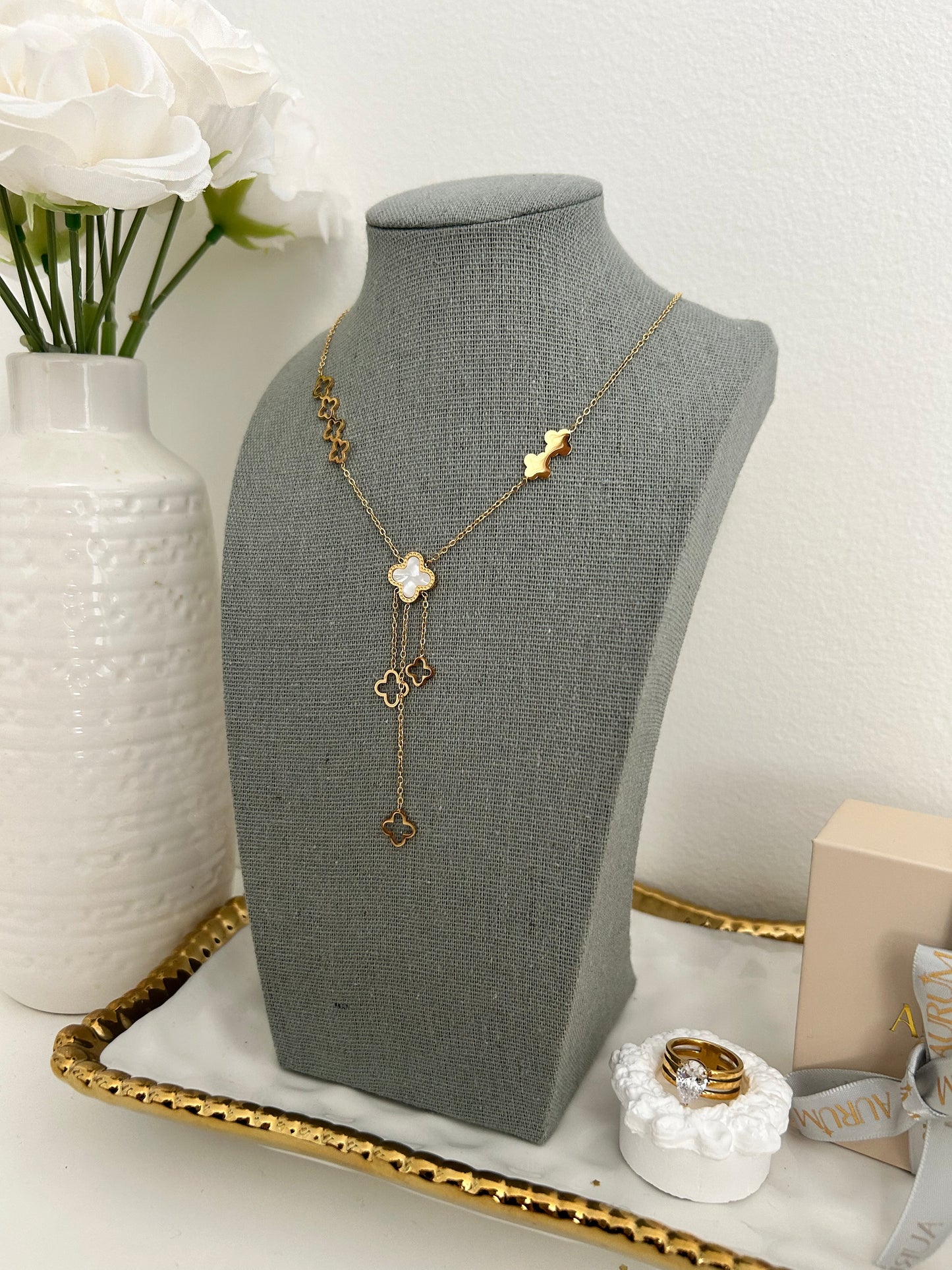 Fariha necklace• Clover Y necklace