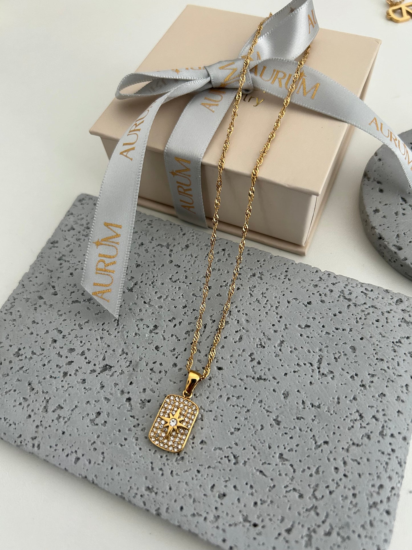 Sofia necklace • Sparkle Star necklace