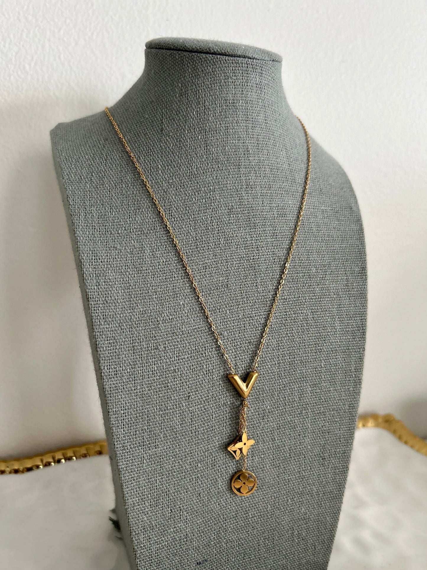 Victoria Necklace • V Necklace