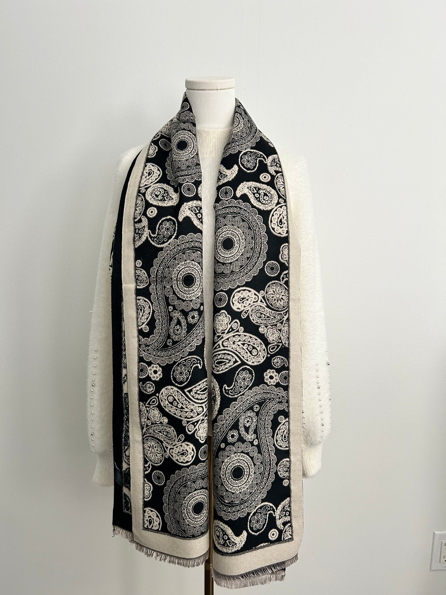 Cashmere feel shawl with paisley prints