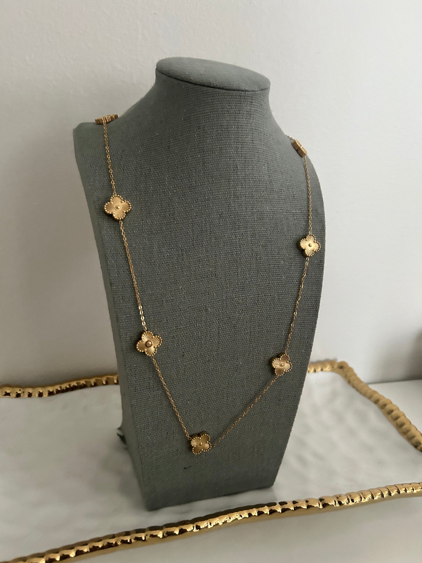 Liya necklace • Long Gold Clovers Necklace