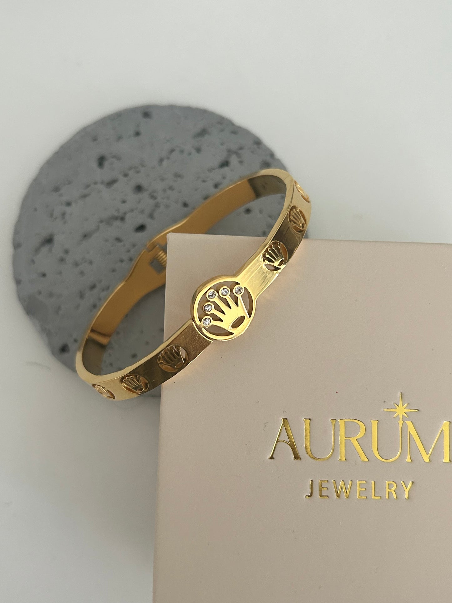 Zephyra bangle • Princess bangle