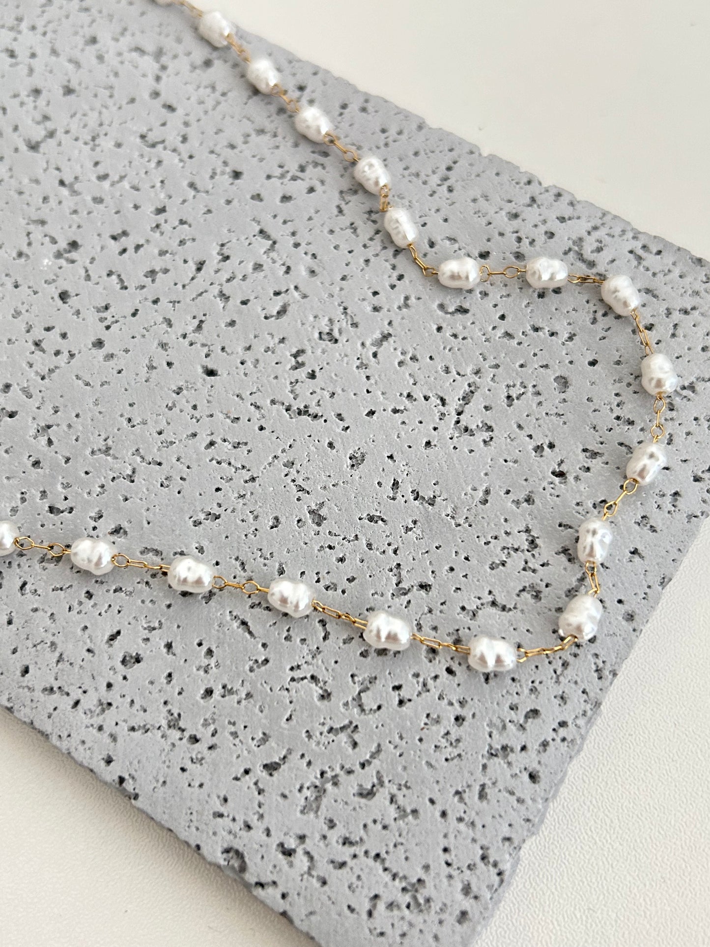 Atifa Necklace • Dainty pearl necklace