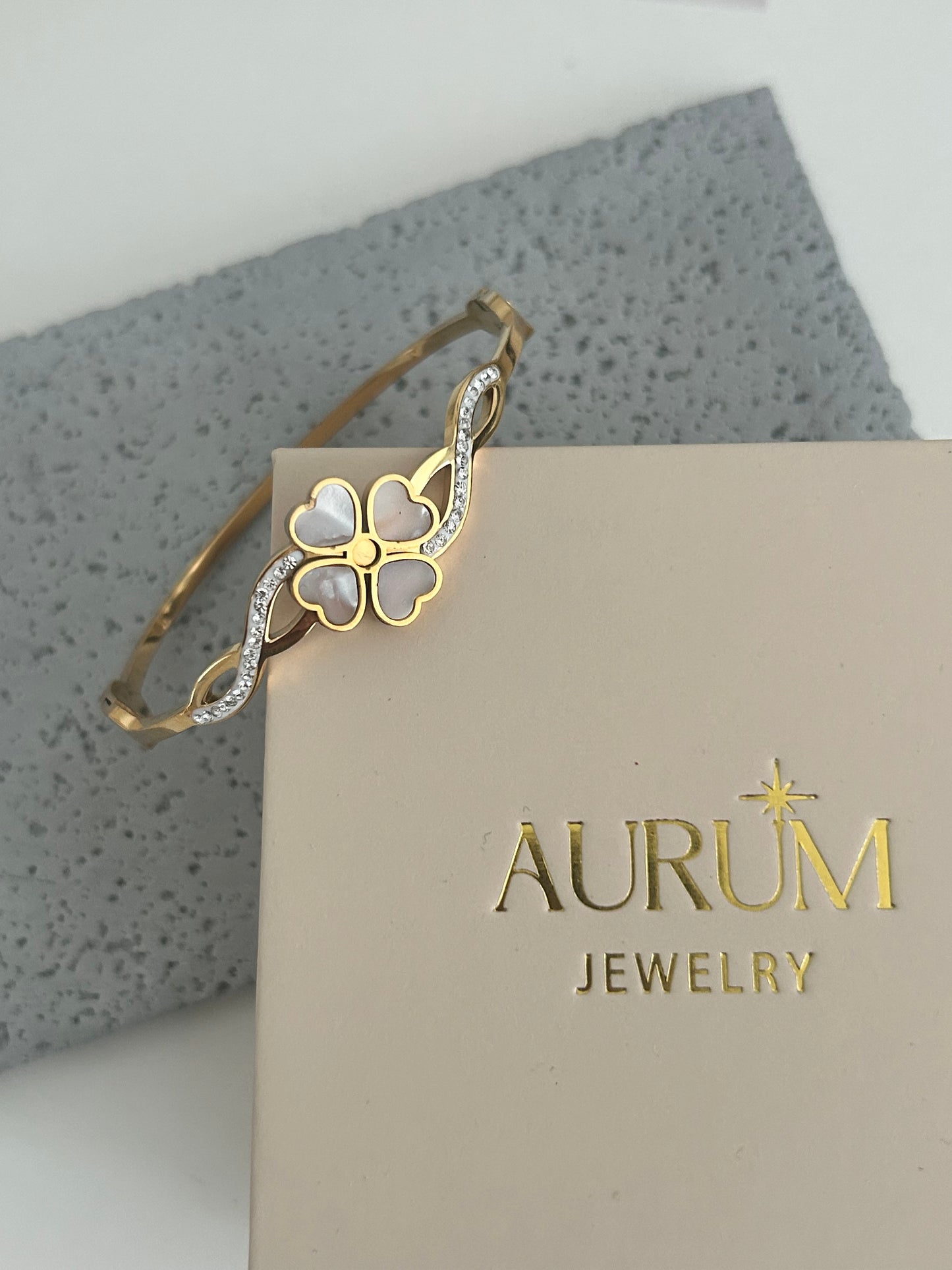 Ondine bangle • Lucky Clover bangle