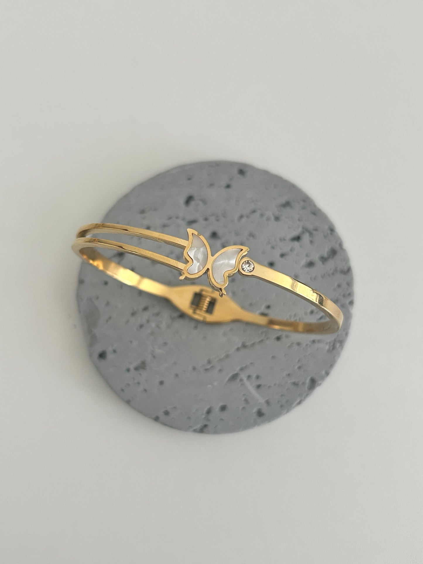 Azura bangle • Butterly bangle