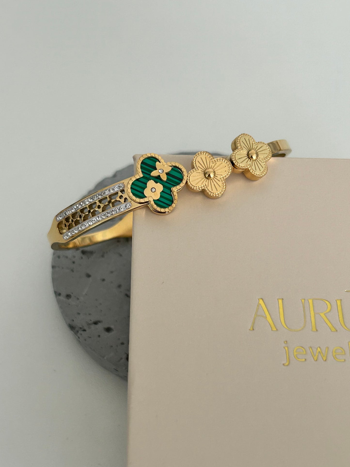 Julieta bangle • Clover Bangle