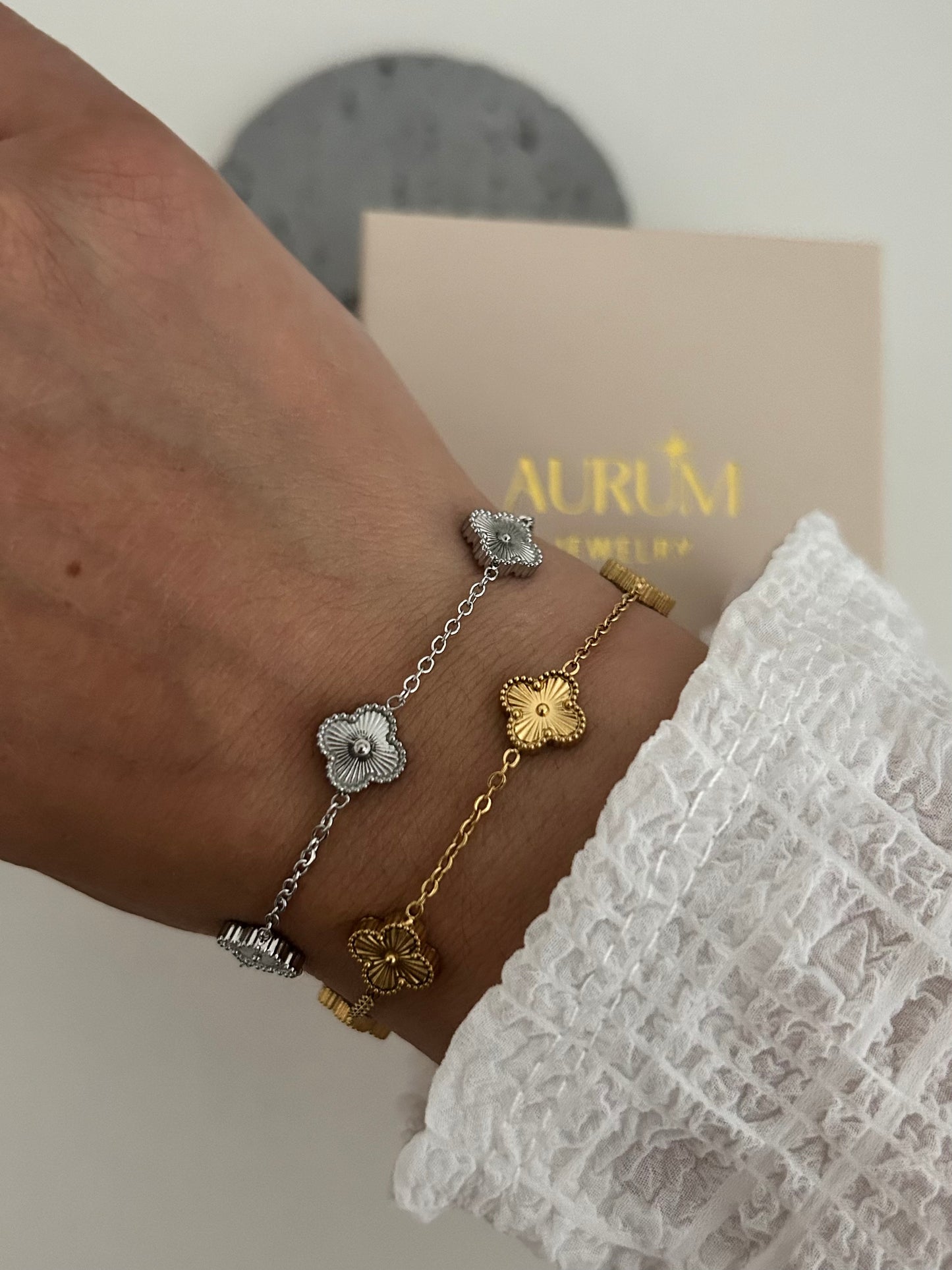 Maryam bracelet - Four-leaf Gold dainty clover bracelet