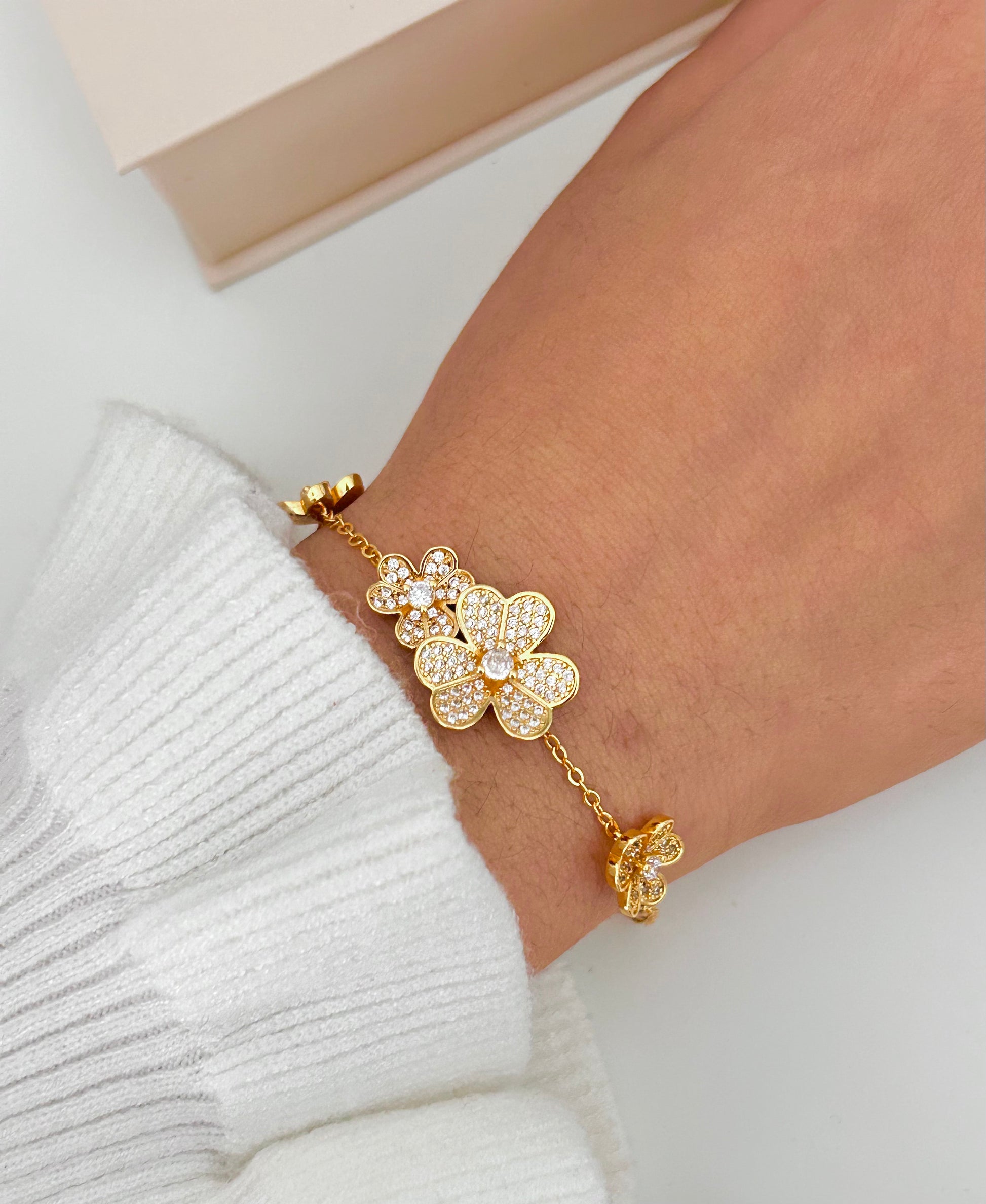 hope three leaf sparkle clover bracelet 