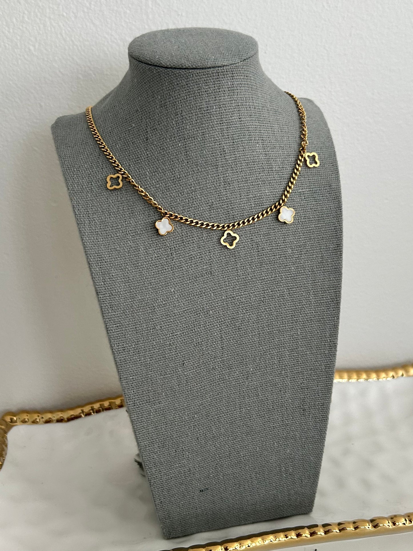 Saliha Necklace • Clover necklace