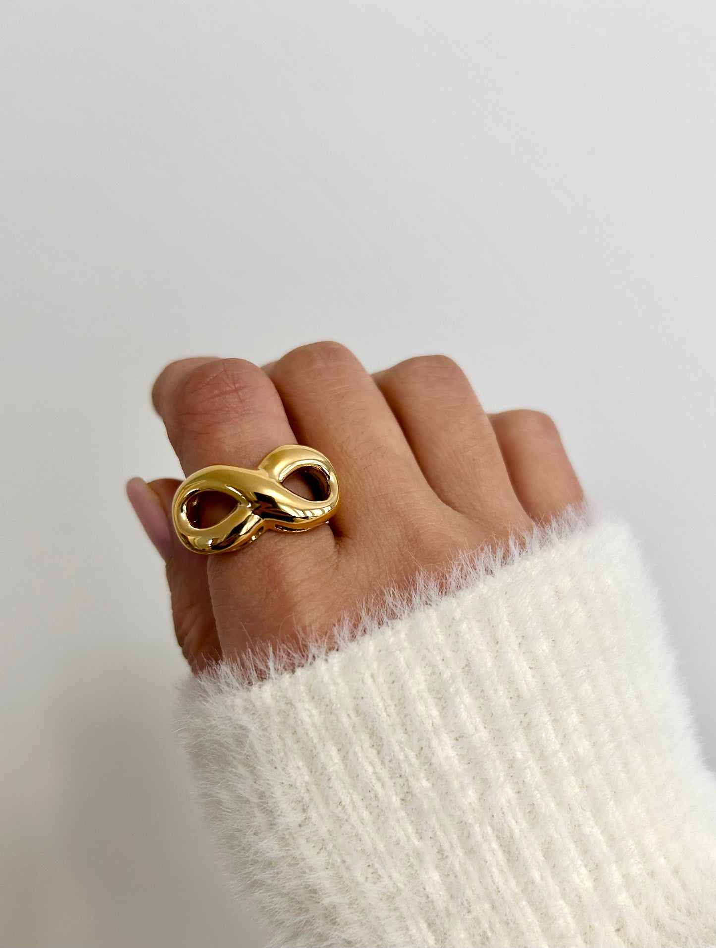 Chunky infinity gold ring Aurum Jewelry and Accessories canada