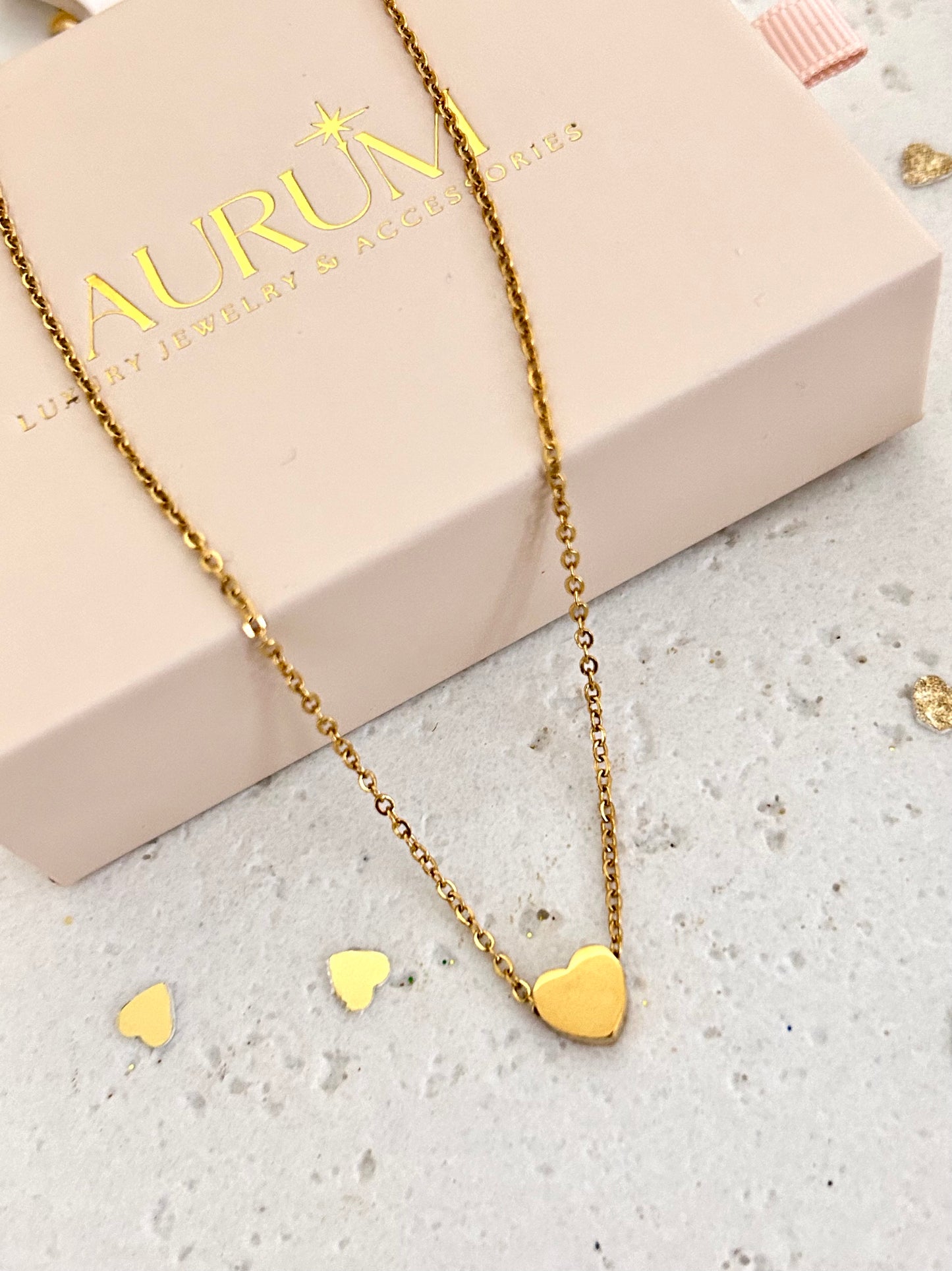 Minimalist dainty heart necklace