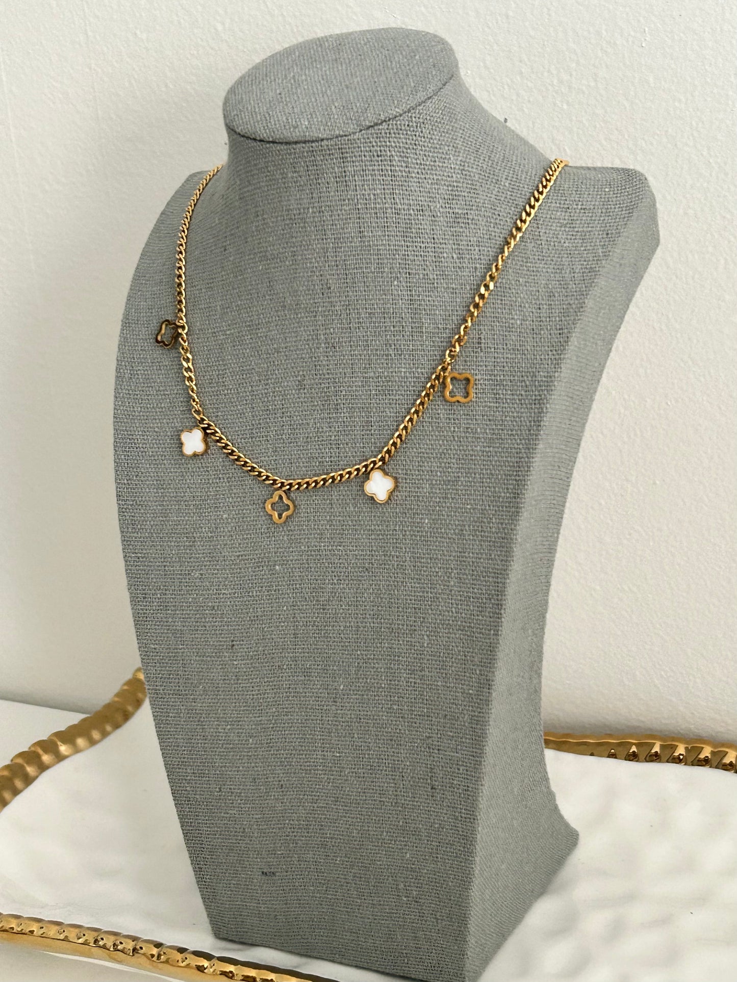 Saliha Necklace • Clover necklace