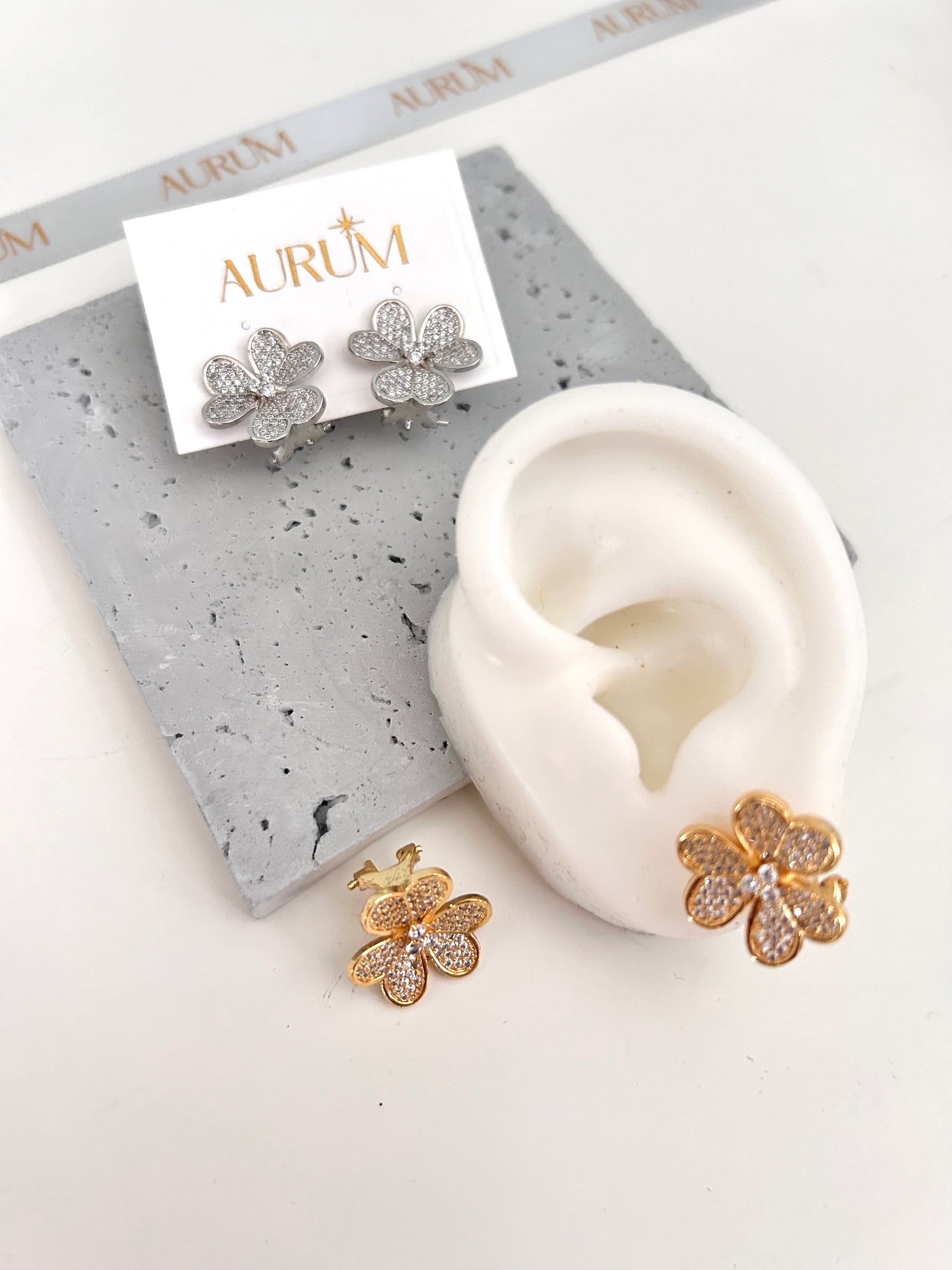 Three-leaf Sparkle Clover Earrings