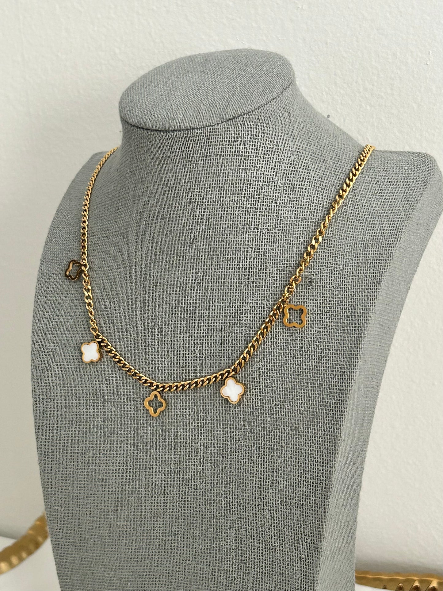 Saliha Necklace • Clover necklace