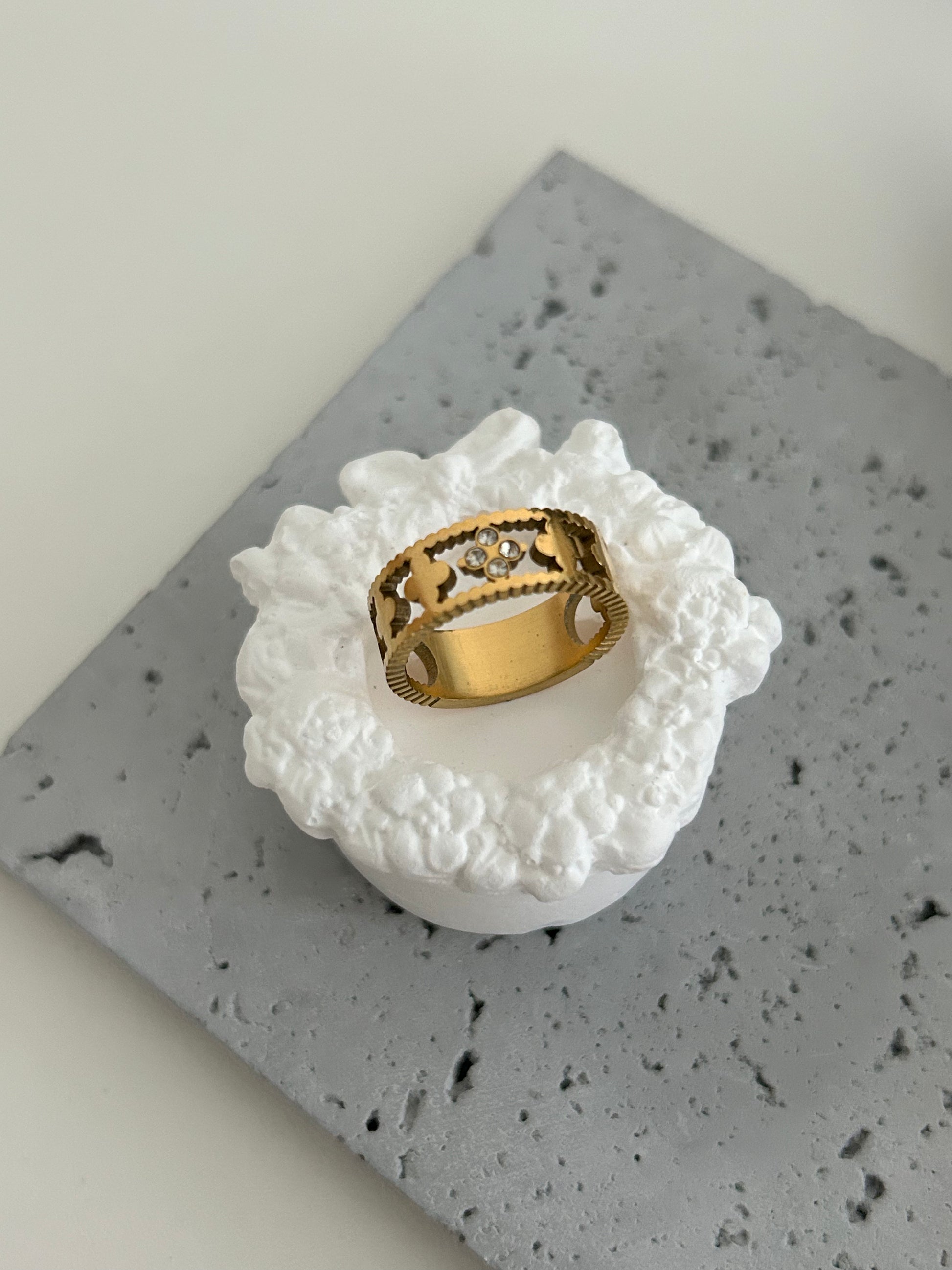 Gold Clover Ring