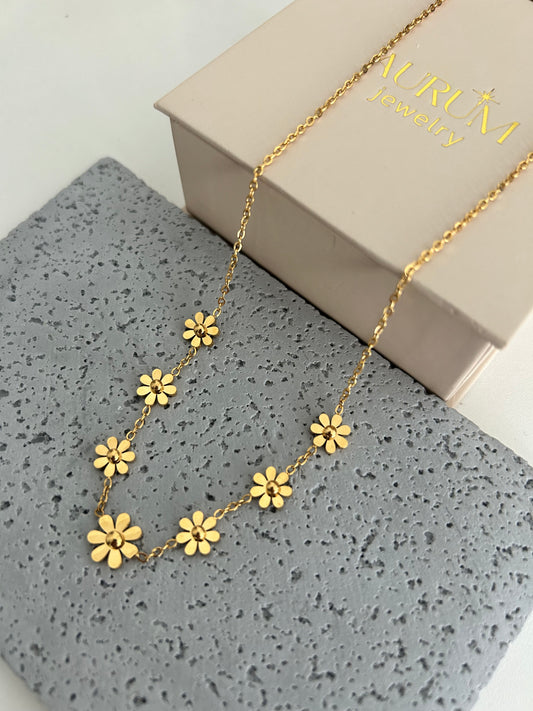 Daisy necklace