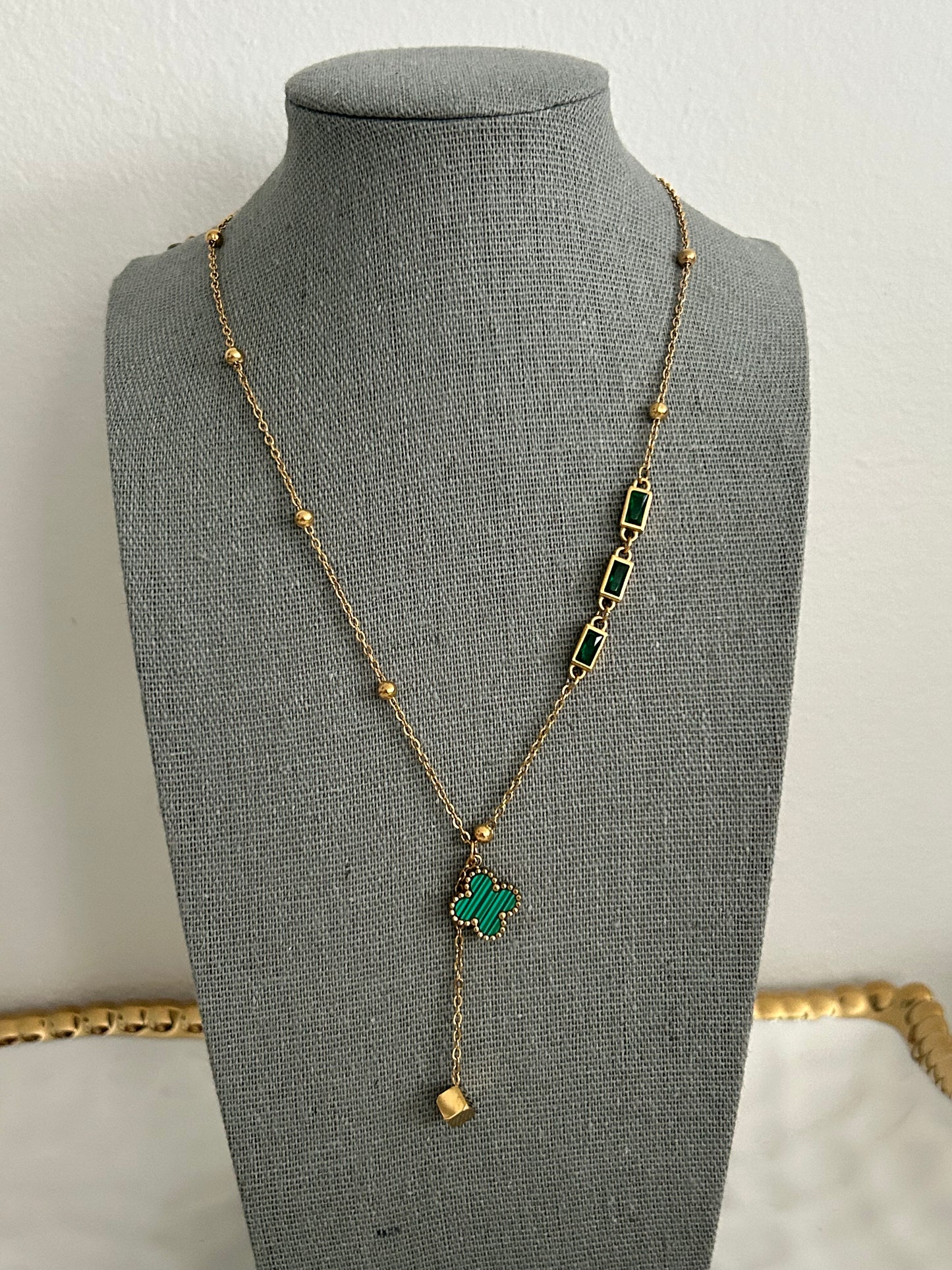 Bayan necklace • Dainty Emerald necklace with a four leaf green clover