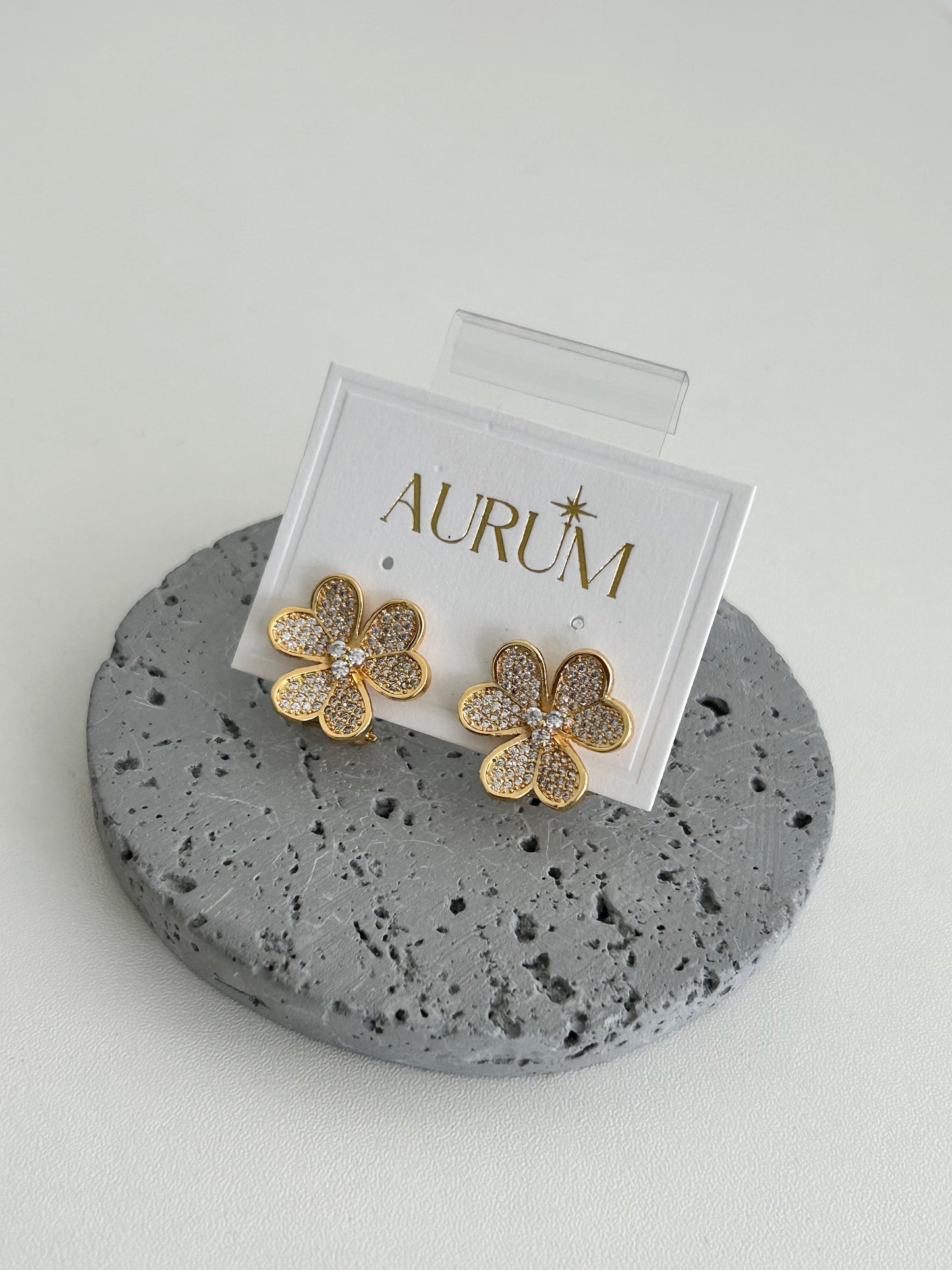 Evry earrings - Lucky Three-leaf Sparkle Clover Earrings