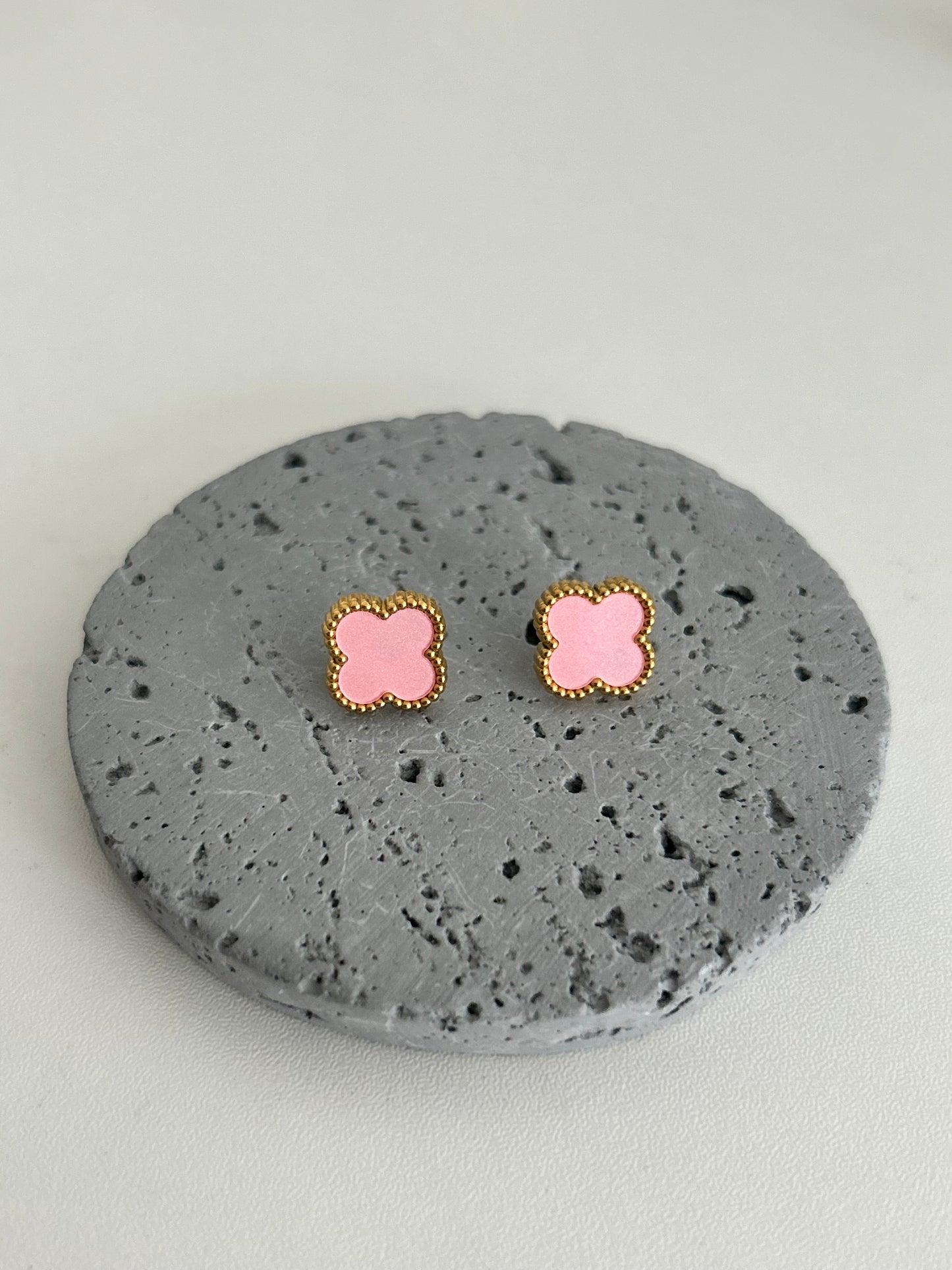 Barbie earrings • Pink clover earrings