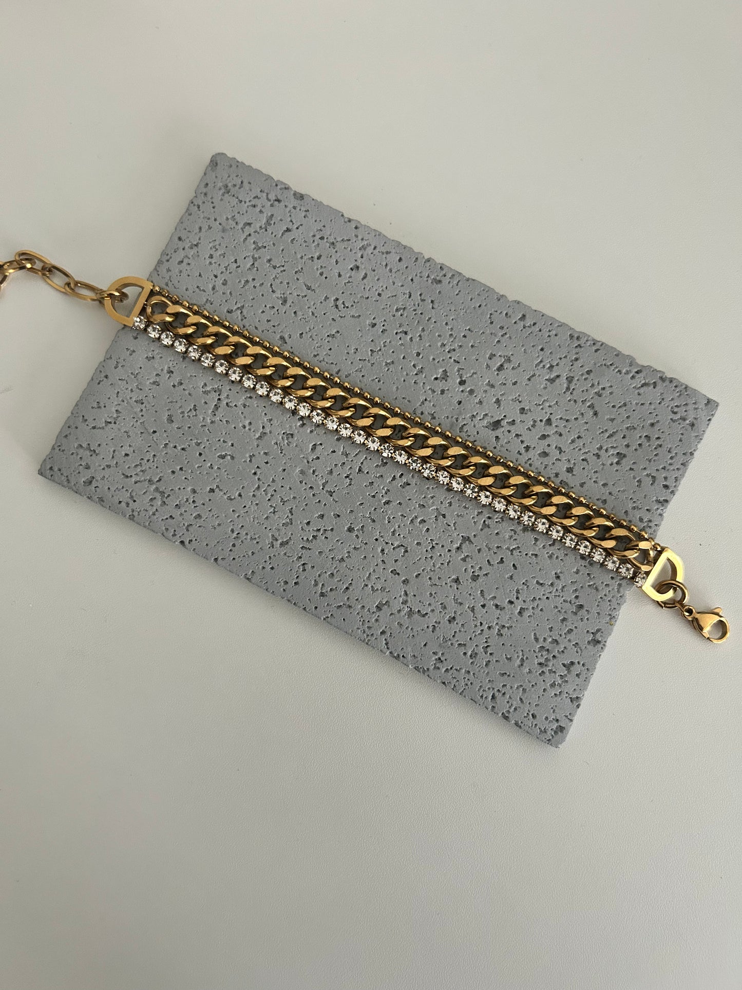 Marwa Gold Chain link Bracelet