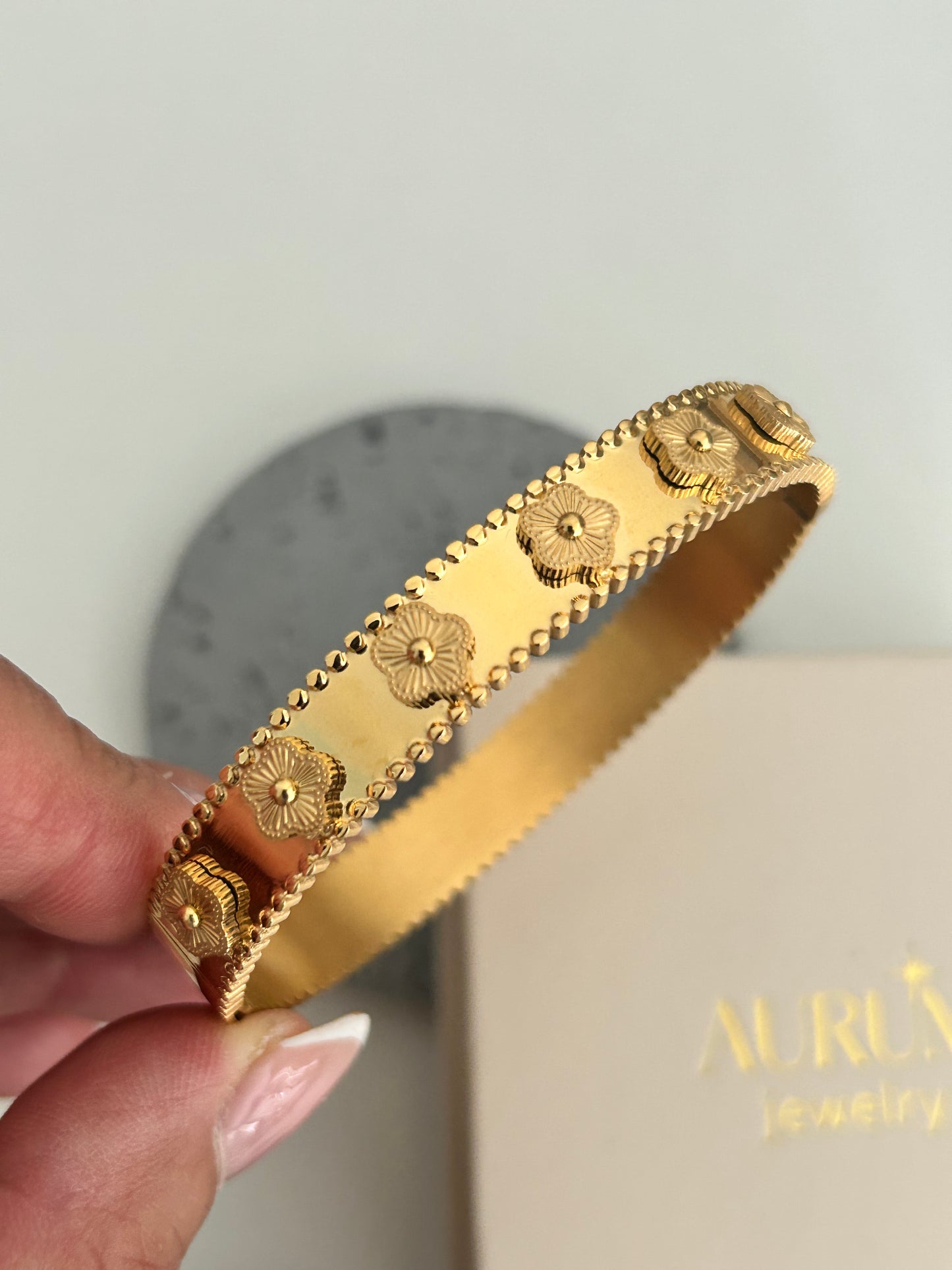 Lolita bangle Gold Flower Bangle