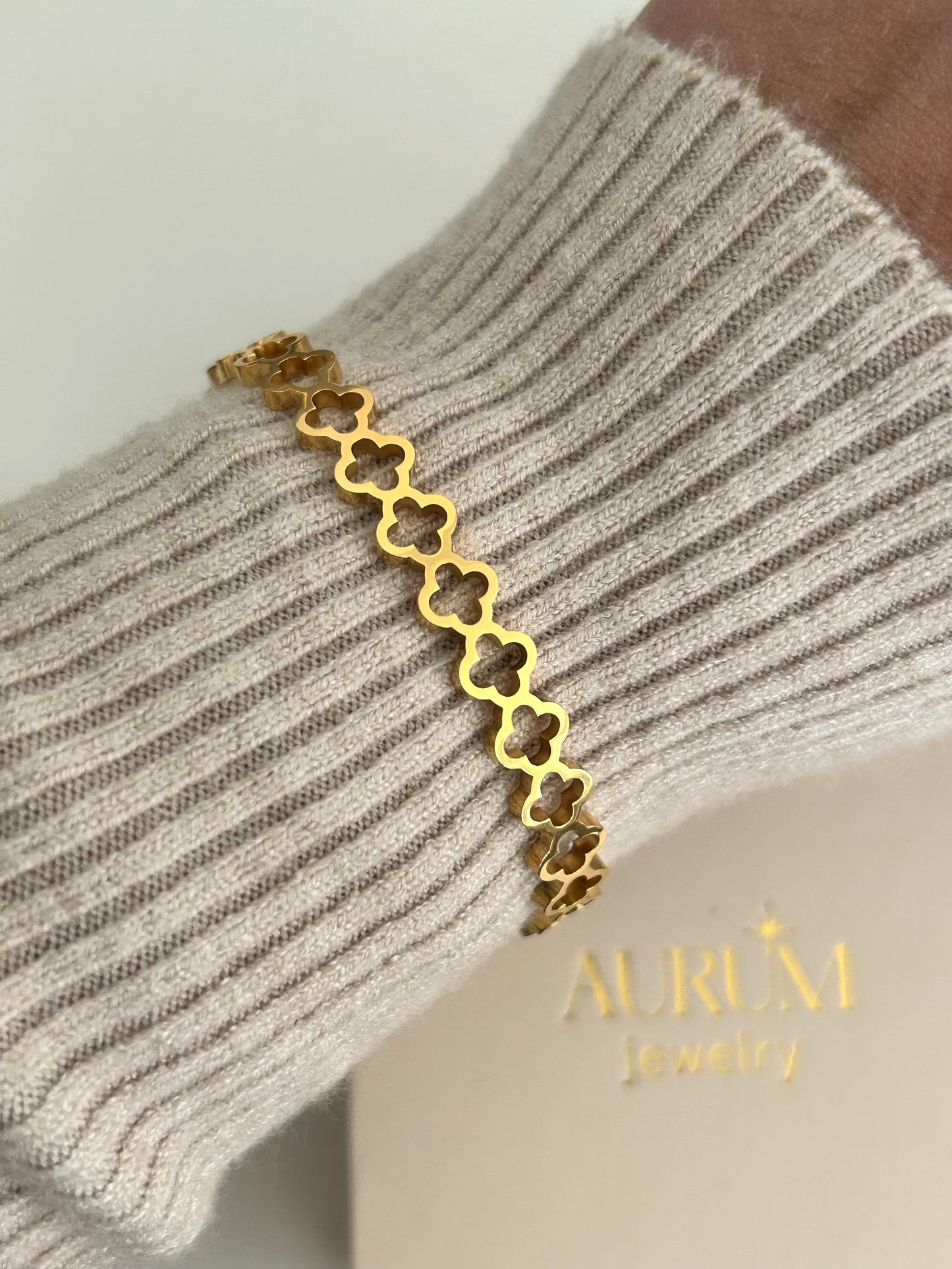 Amanda bangle - Gold adjustable Clover bangle