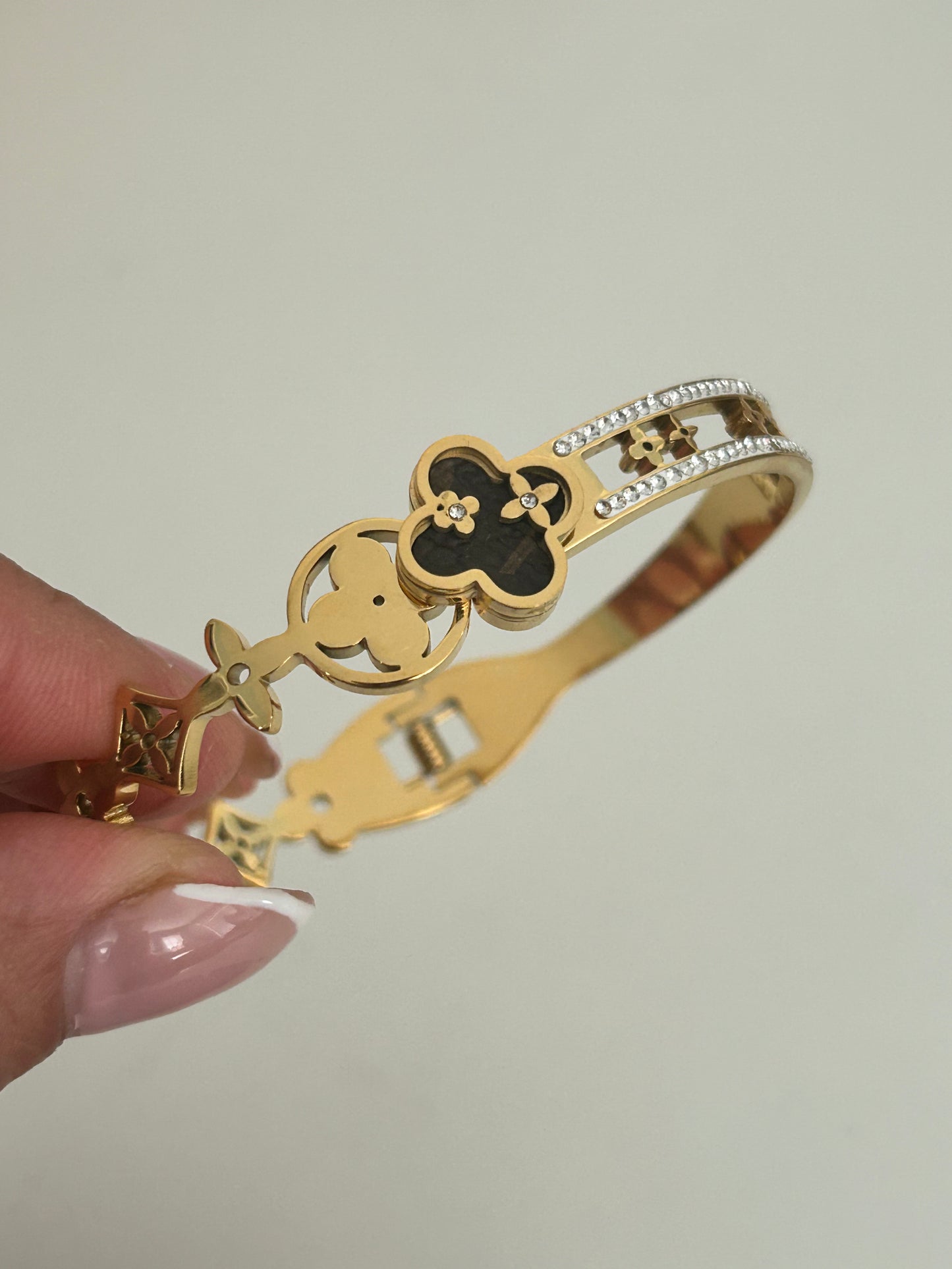 Jessica bangle • Clover Bangle