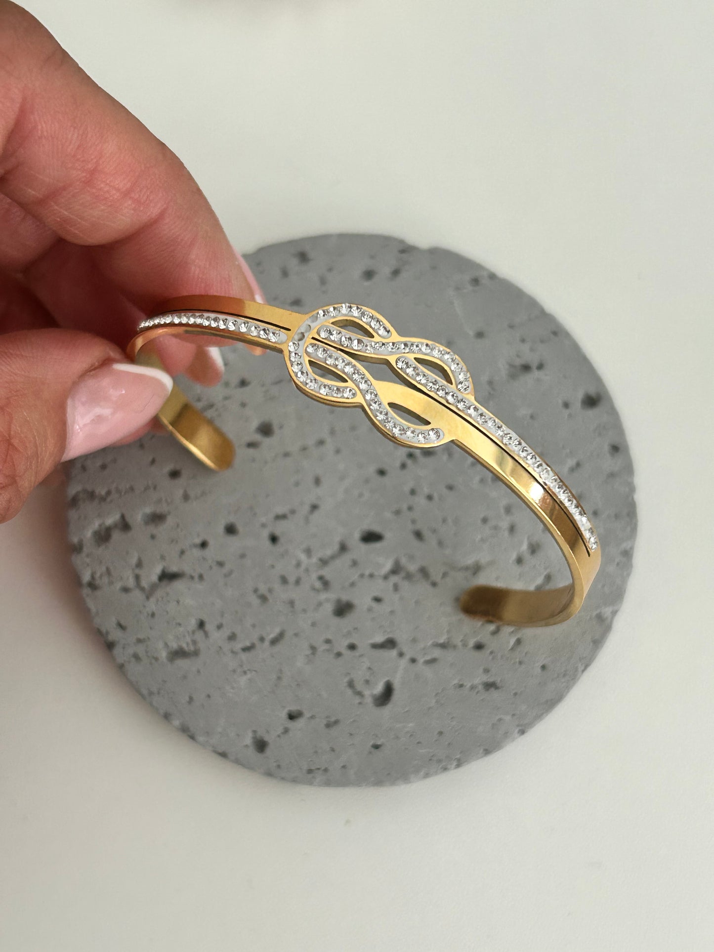 Reine Cuff bangle • Adjustable cuff bangle