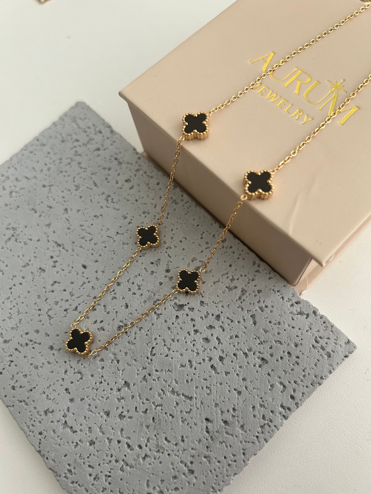 Amy Necklace • all over lucky tiny Clover Necklace