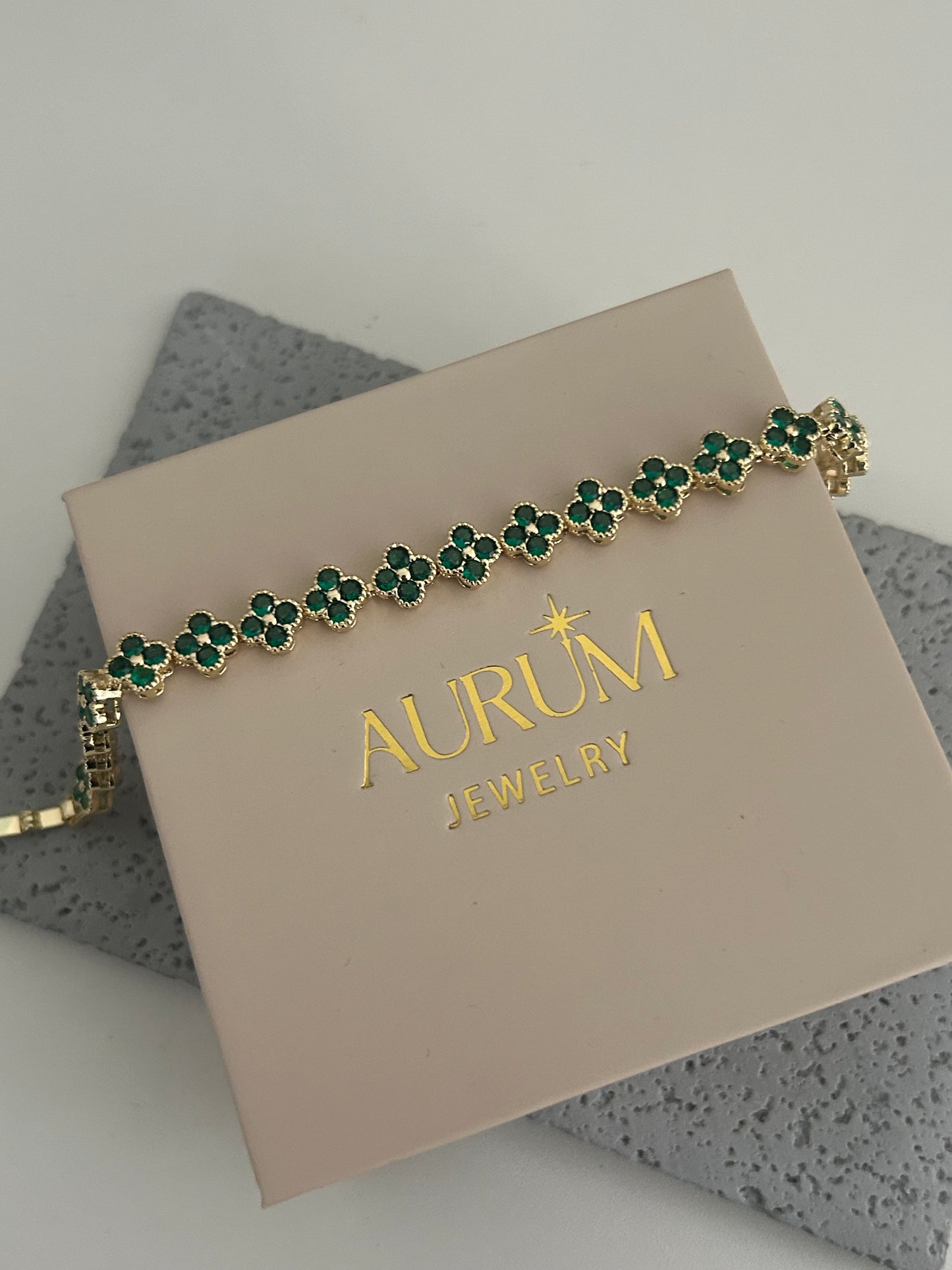 Sulah bracelet • Clover rhinestone bracelet