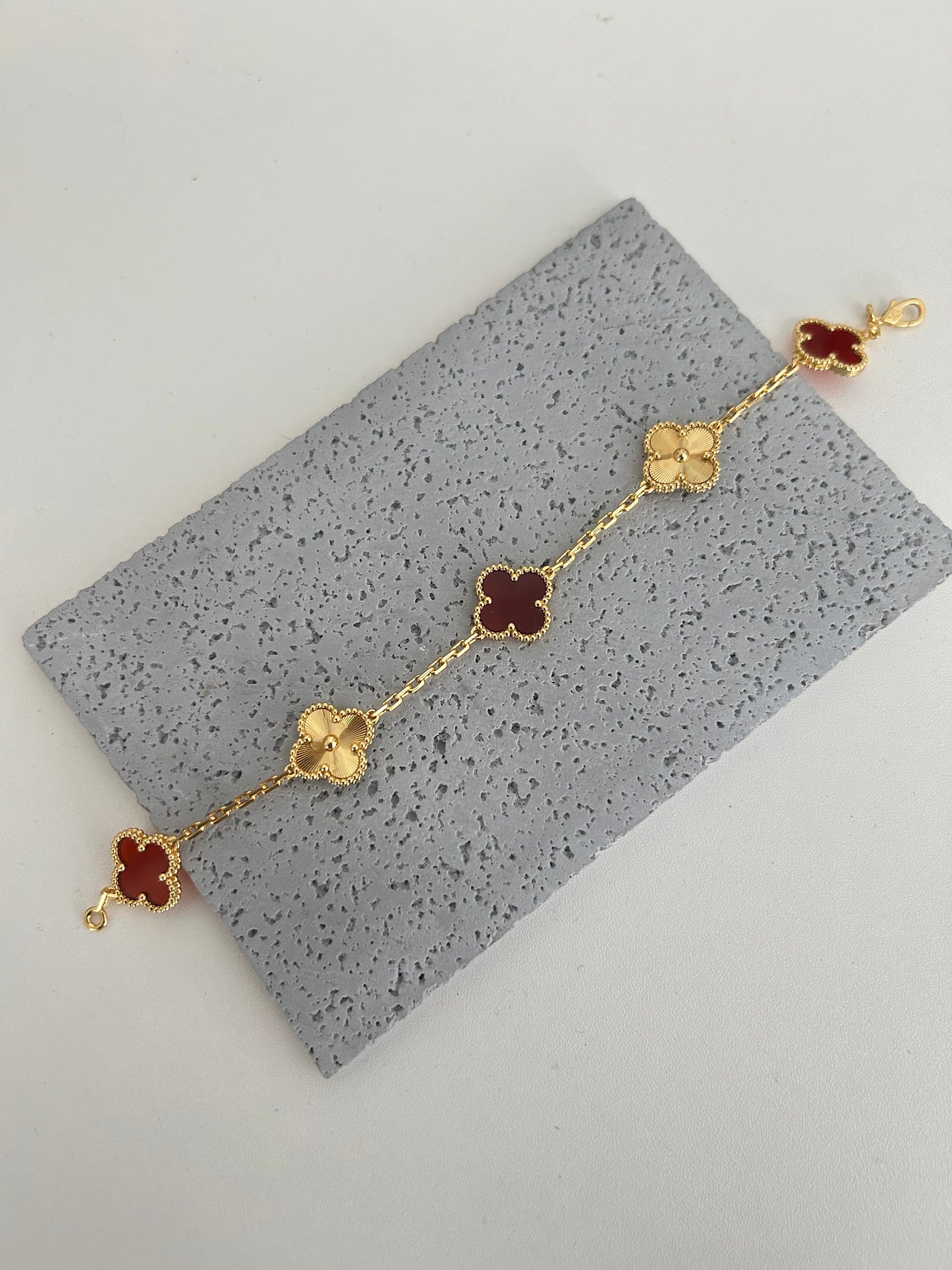 Anisa bracelet - Four-leaf wine clover bracelet