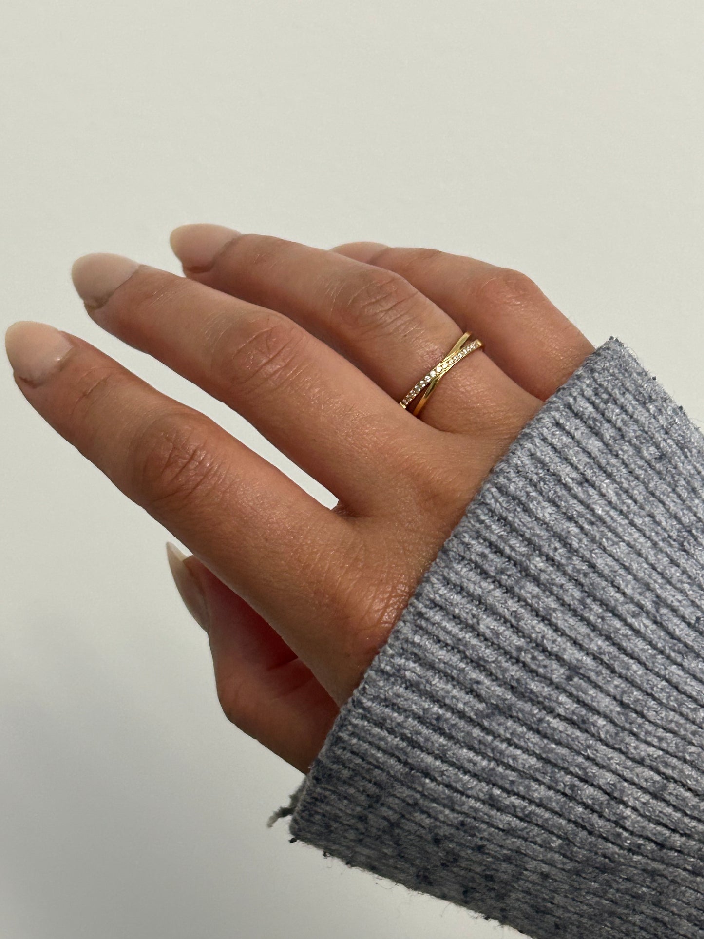 Jaya ring • Gold minimalist ring