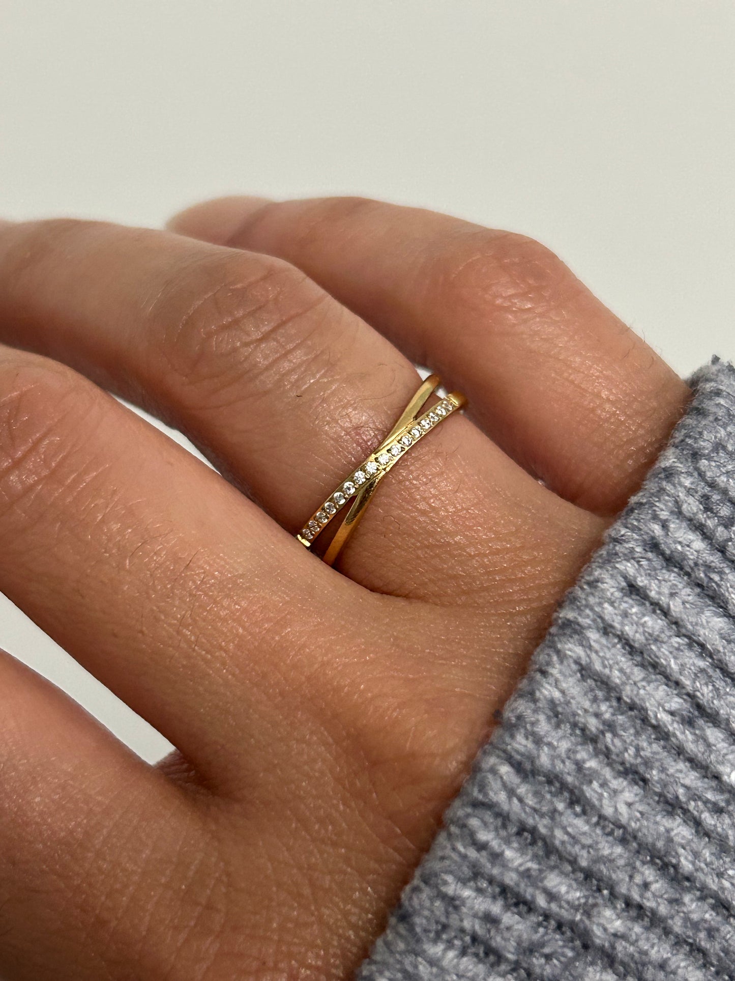 Jaya ring • Gold minimalist ring